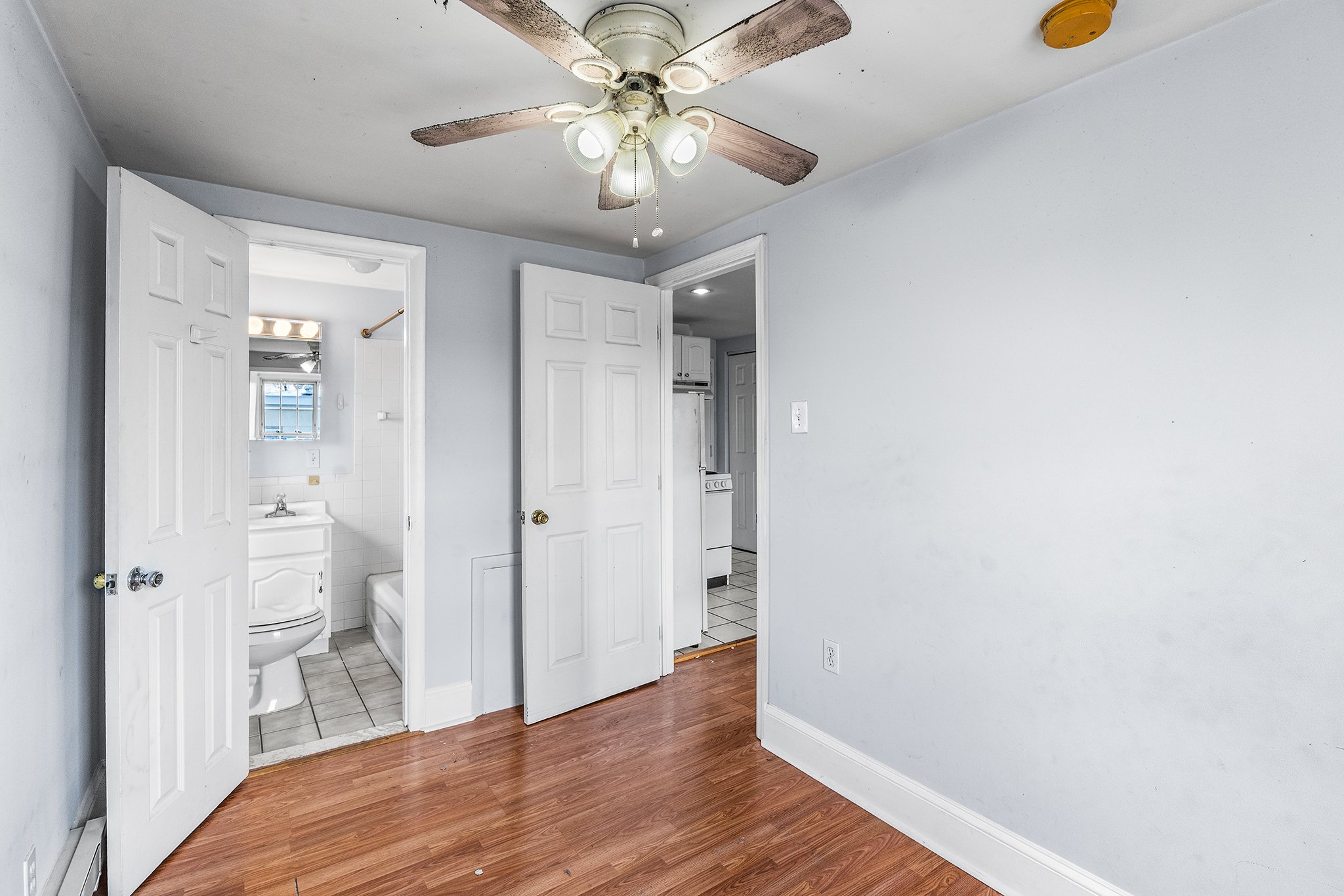 3349 Conrad St-11.jpg