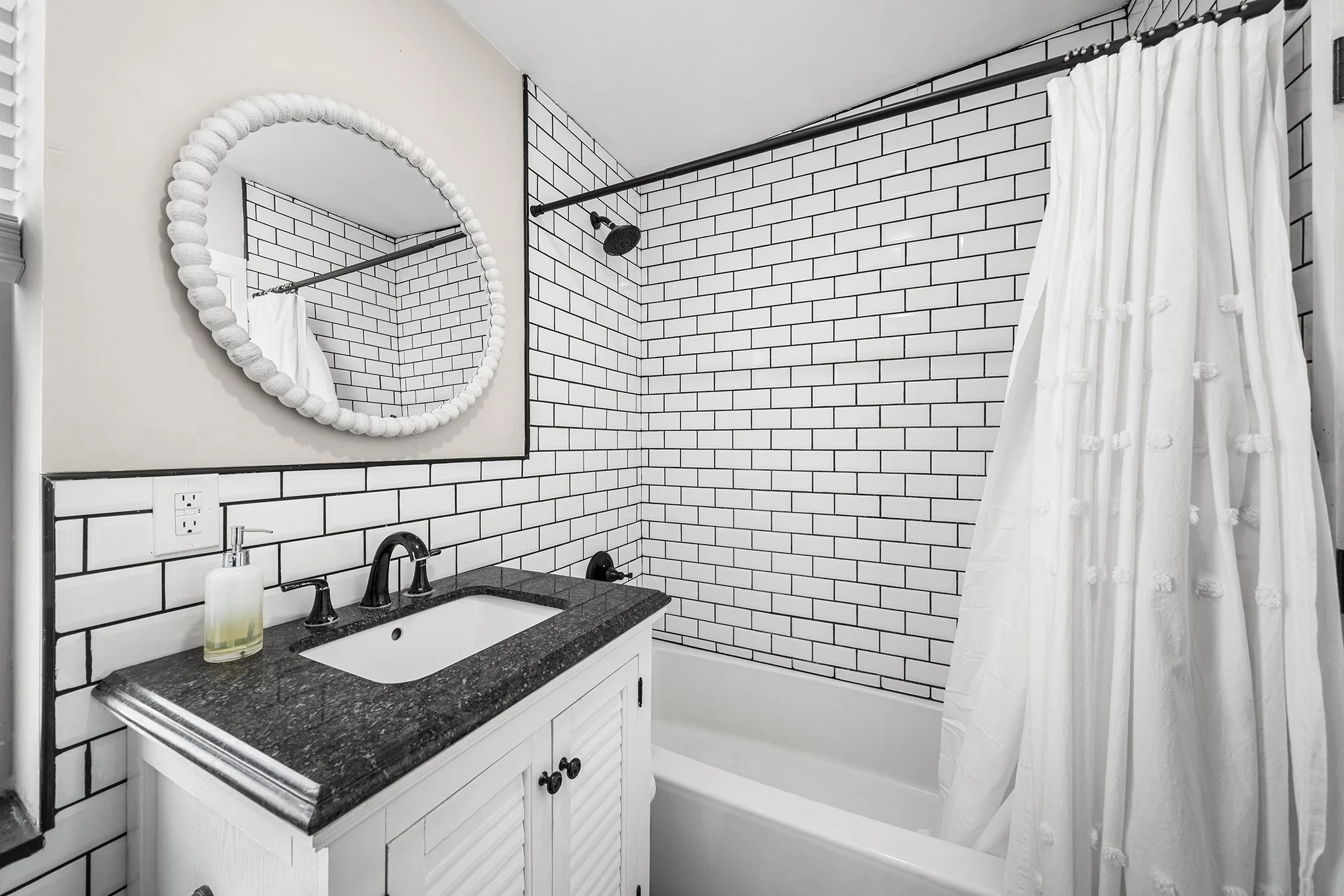 2037 E Fletcher St Philadelphia, PA-29.jpg