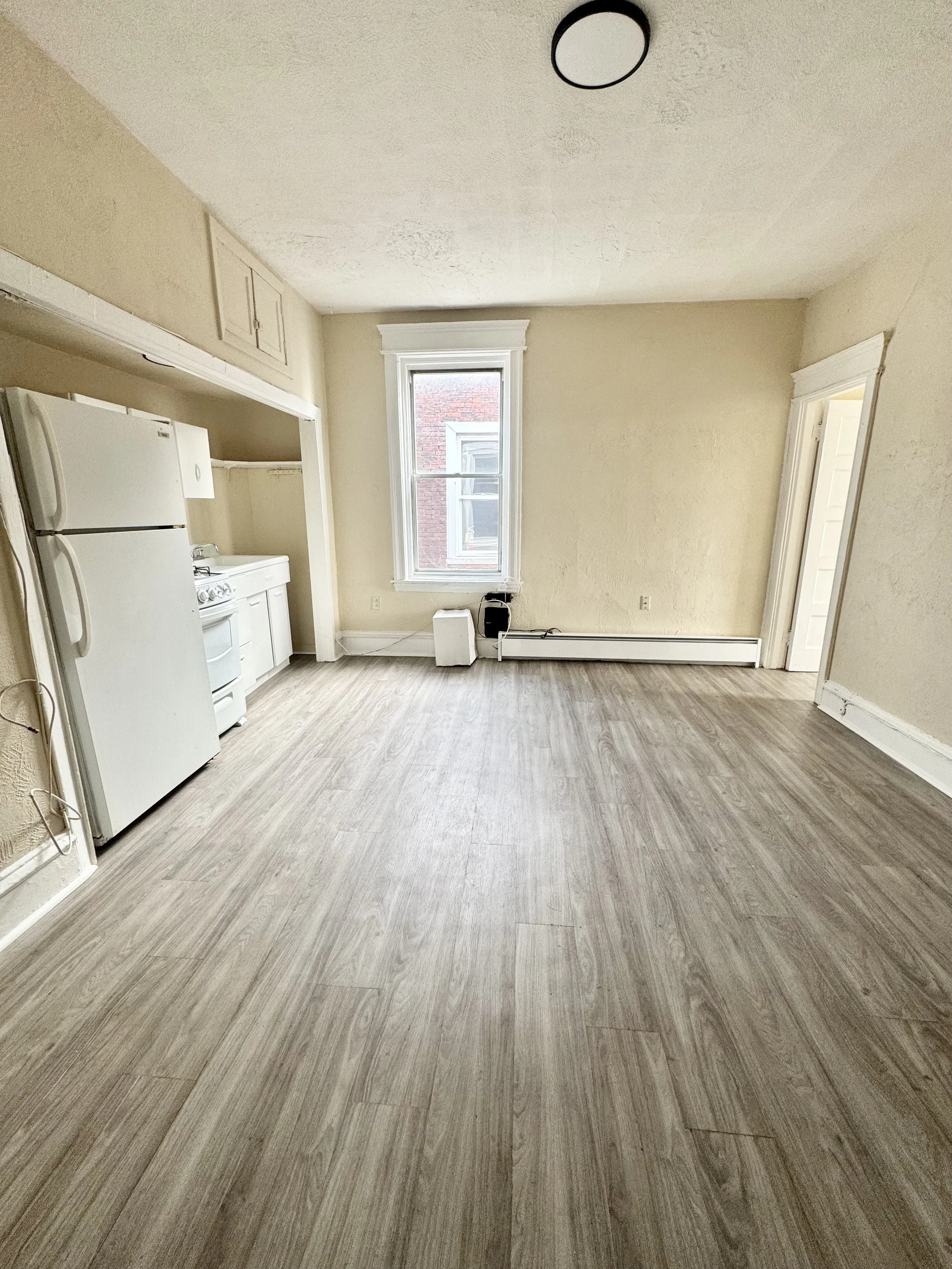 5040 Walnut Street #3R