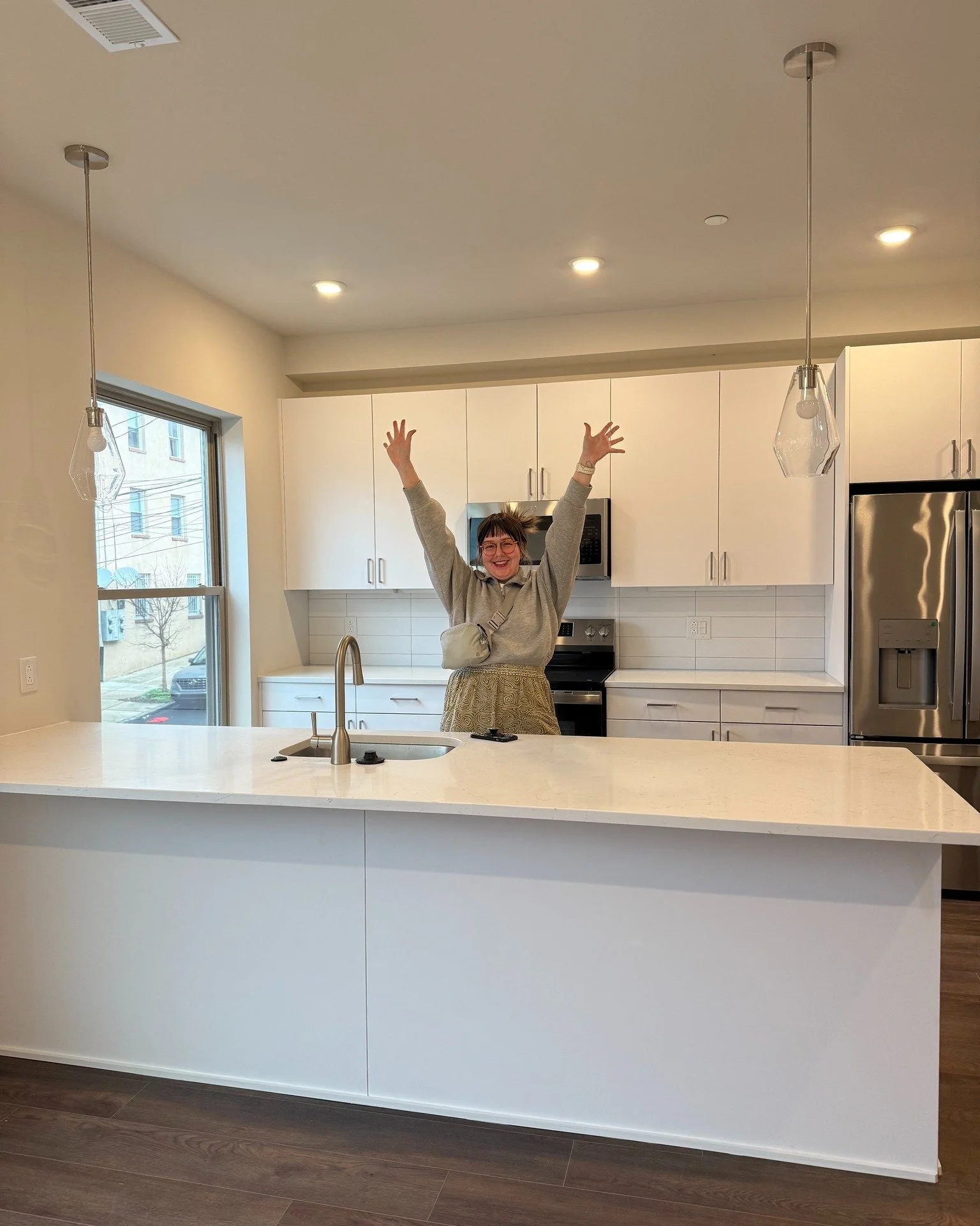 Not only did Eileen get the keys to her new home, but she also won the "most patient client award" which often comes with new construction. Eileen met PHG agent @daynamaxine back in June at an open house. She had been renting in the East Fa