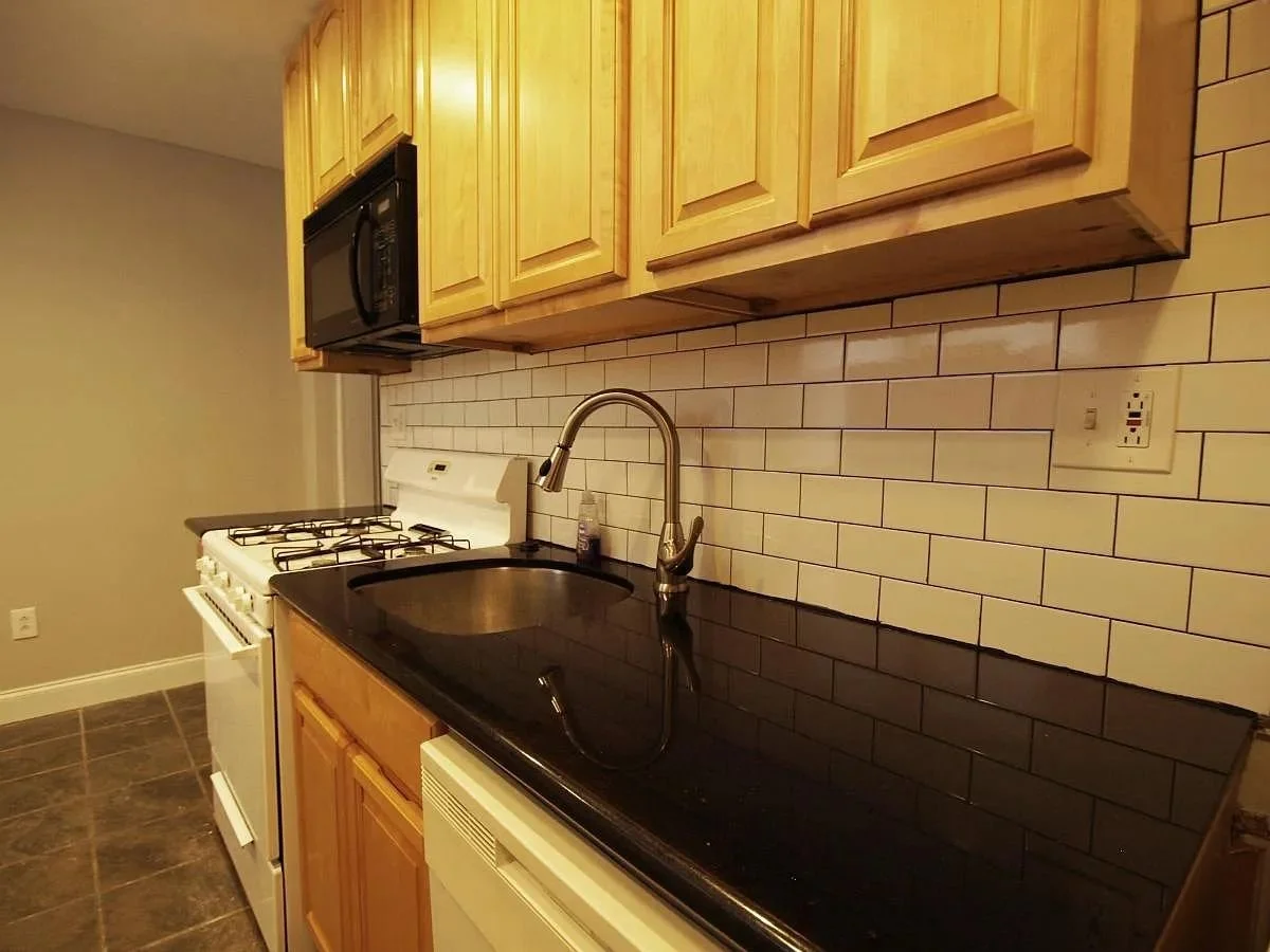 4335 Fleming - 13.jpg