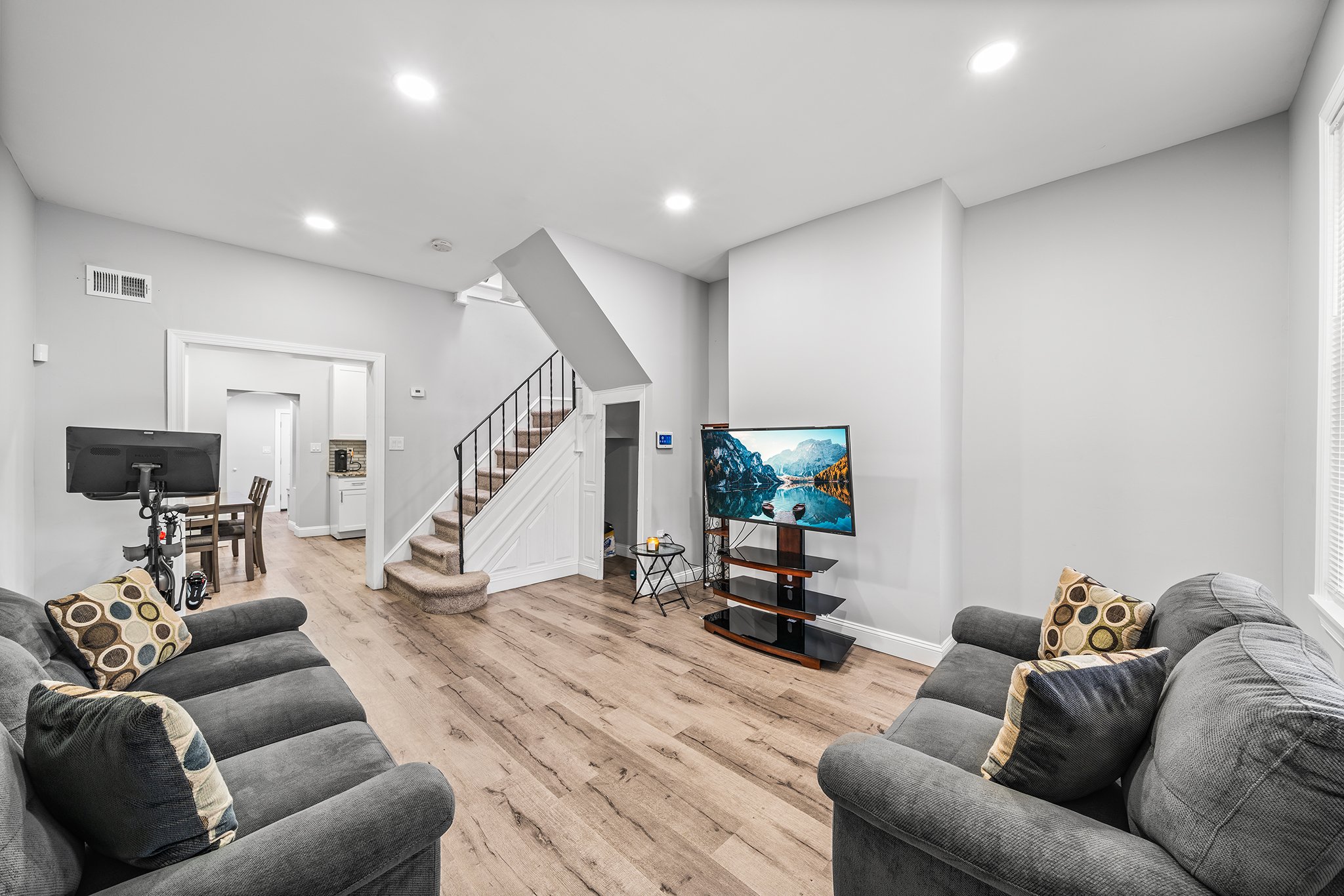 6140 Chew Ave, Philadelphia, PA-06.jpg