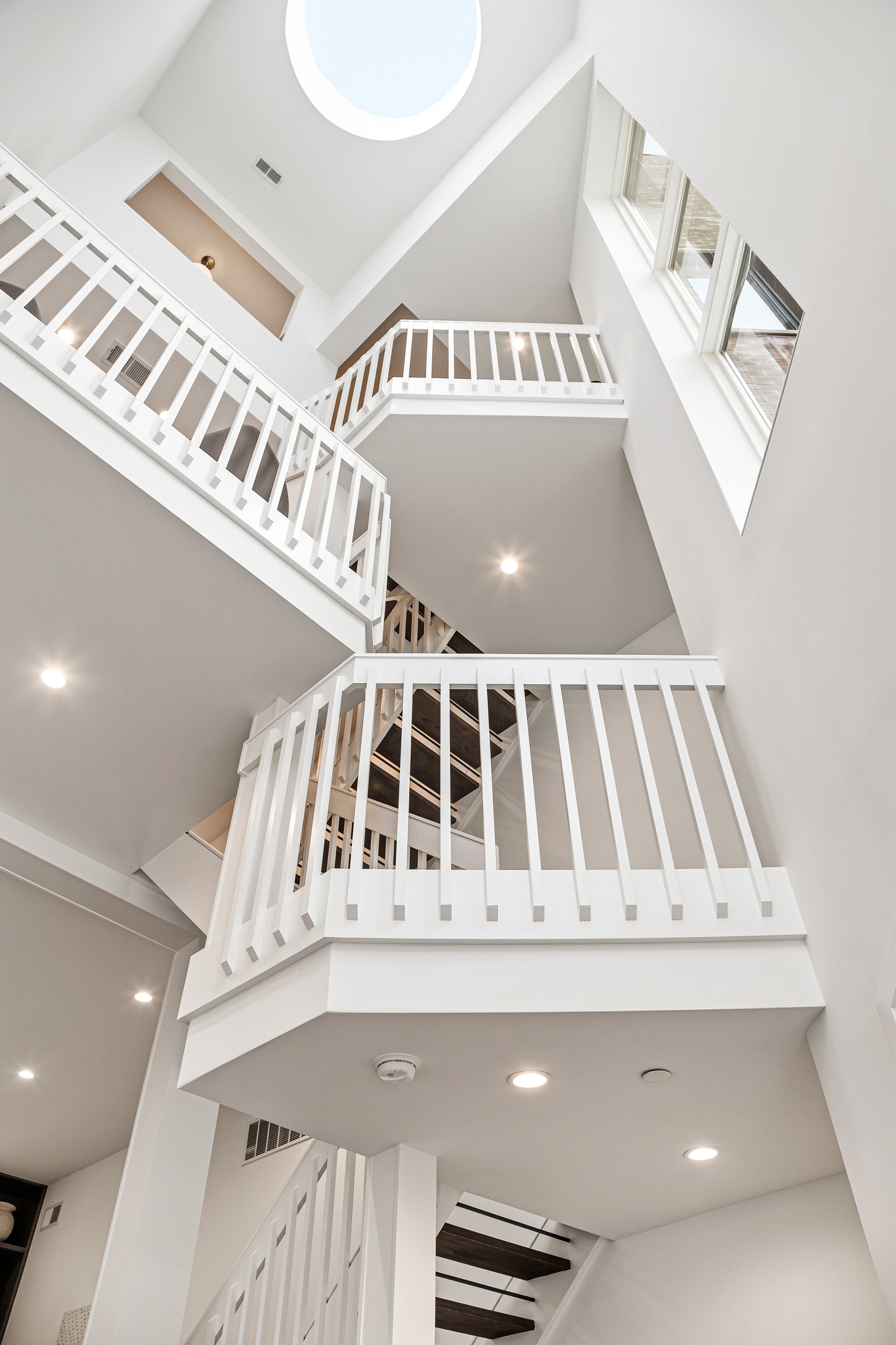 633 E Thompson St-Full-32.jpg