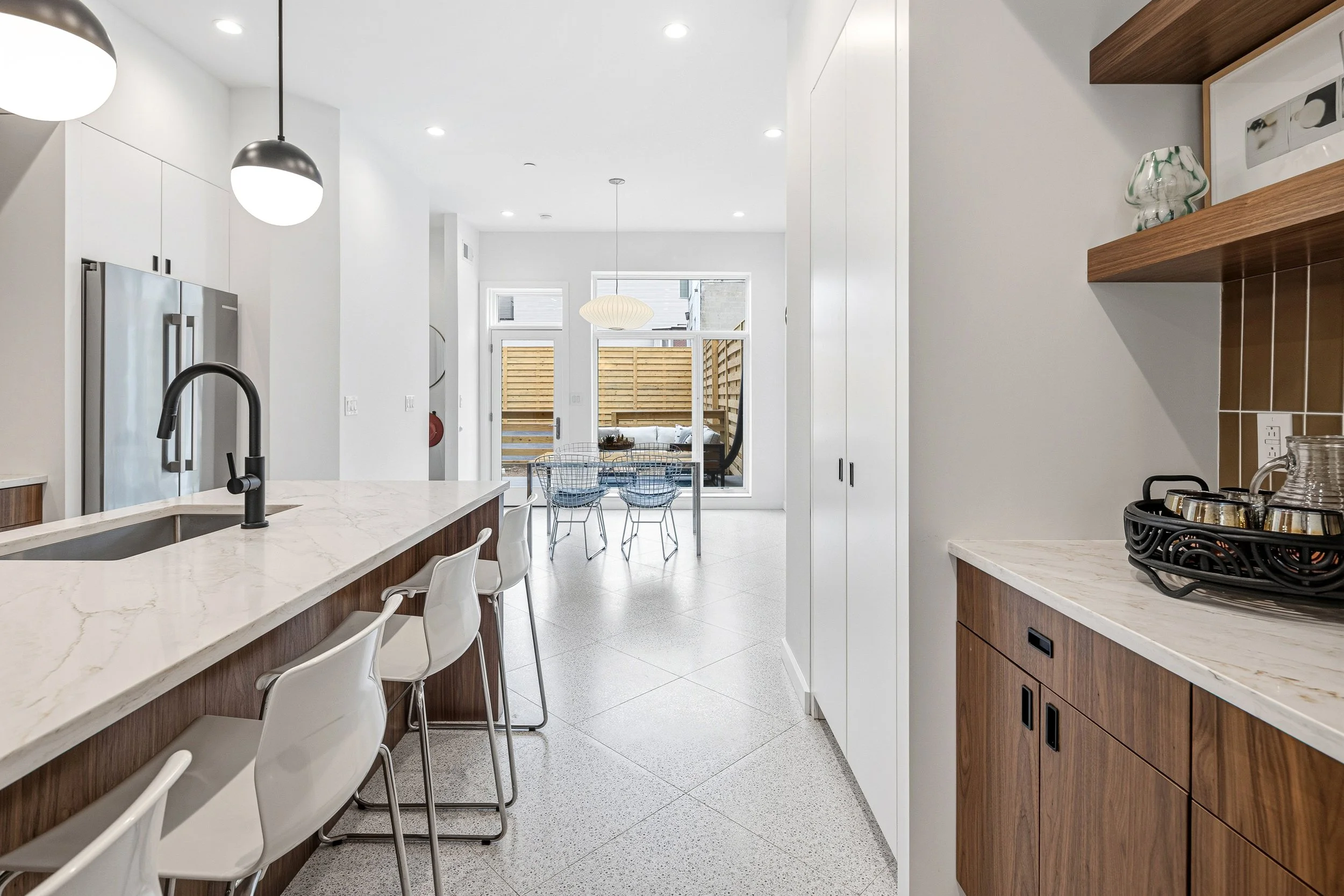 633 E Thompson St-Full-5.jpg