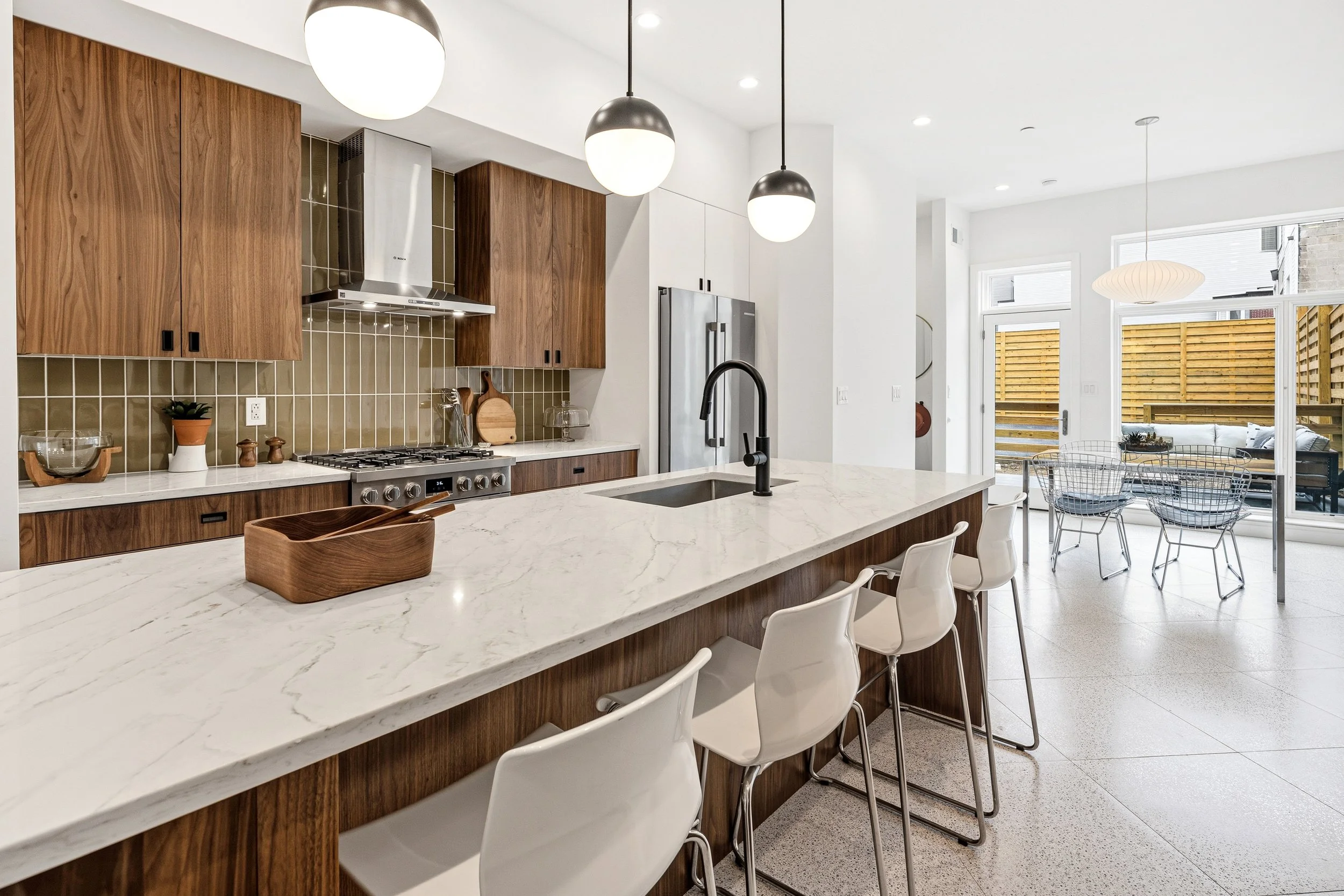 633 E Thompson St-Full-6.jpg