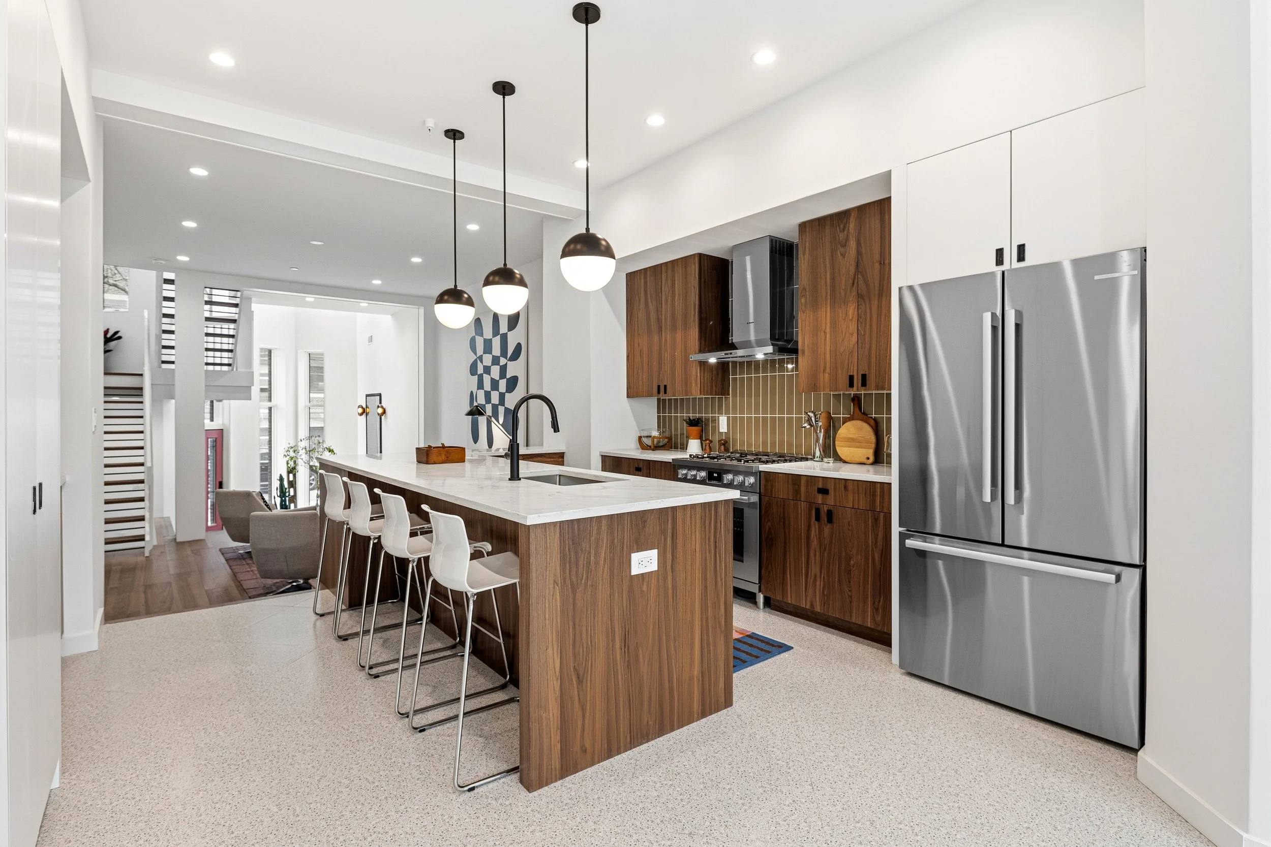 633 E Thompson St-Full-33.jpg