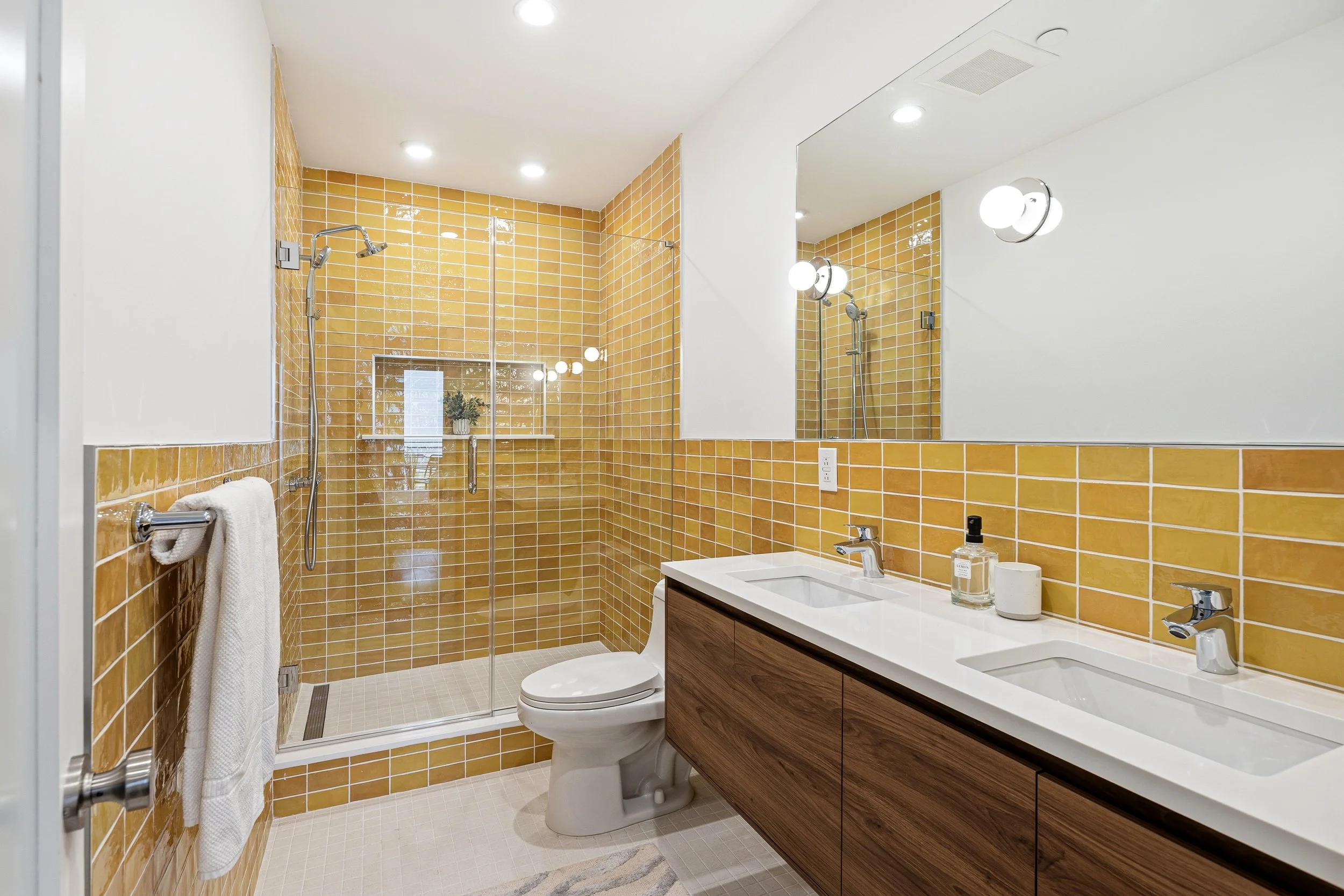 633 E Thompson St-Full-20.jpg