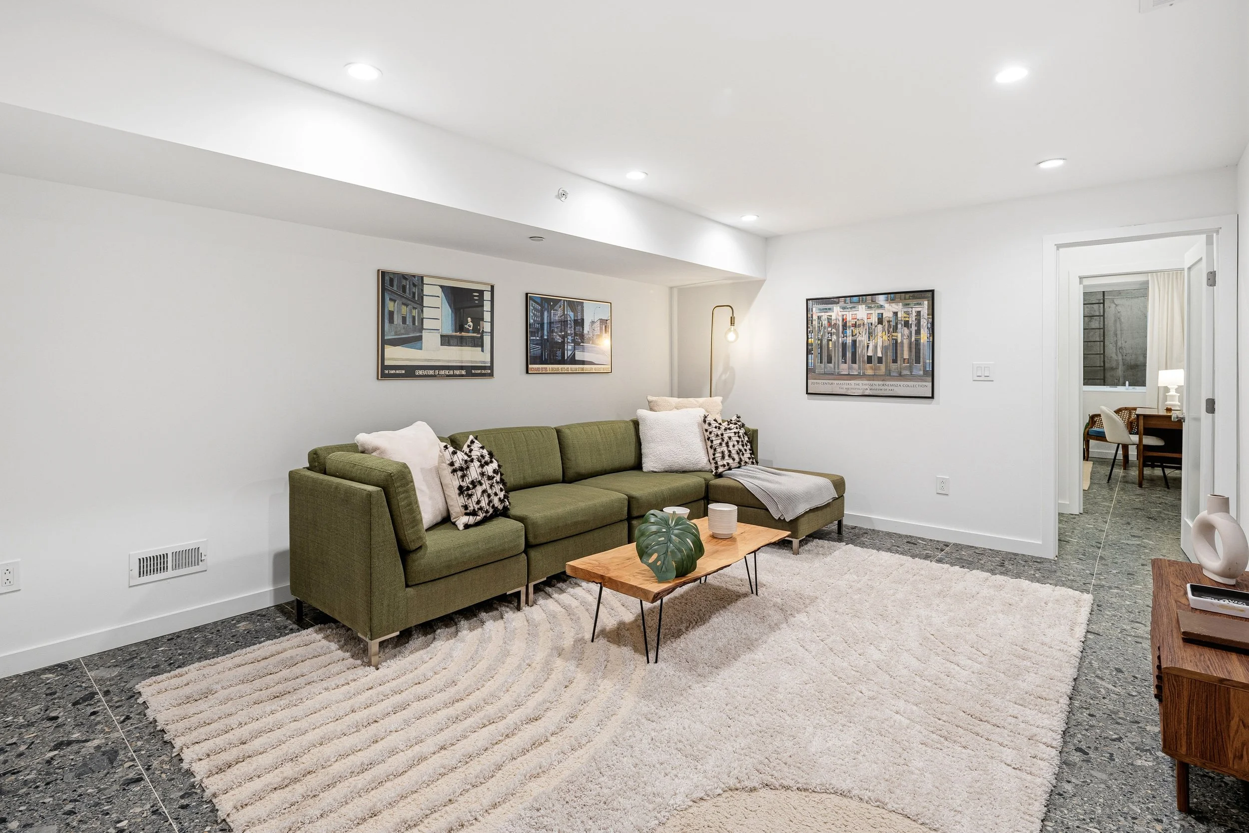 633 E Thompson St-Full-8.jpg