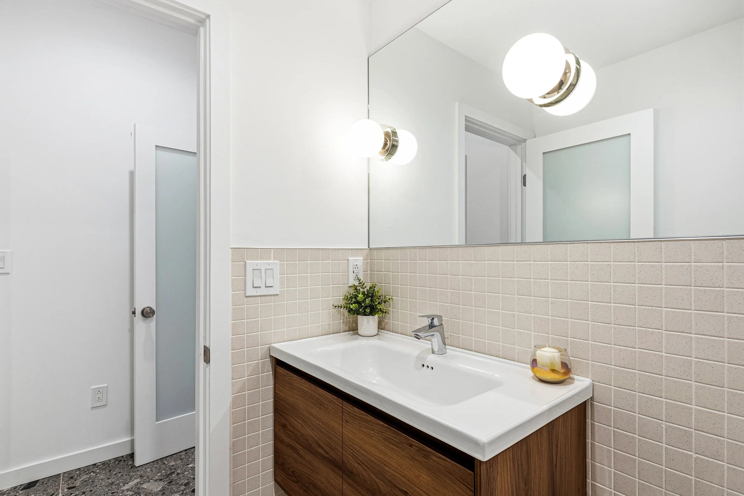 633 E Thompson St-Full-15.jpg