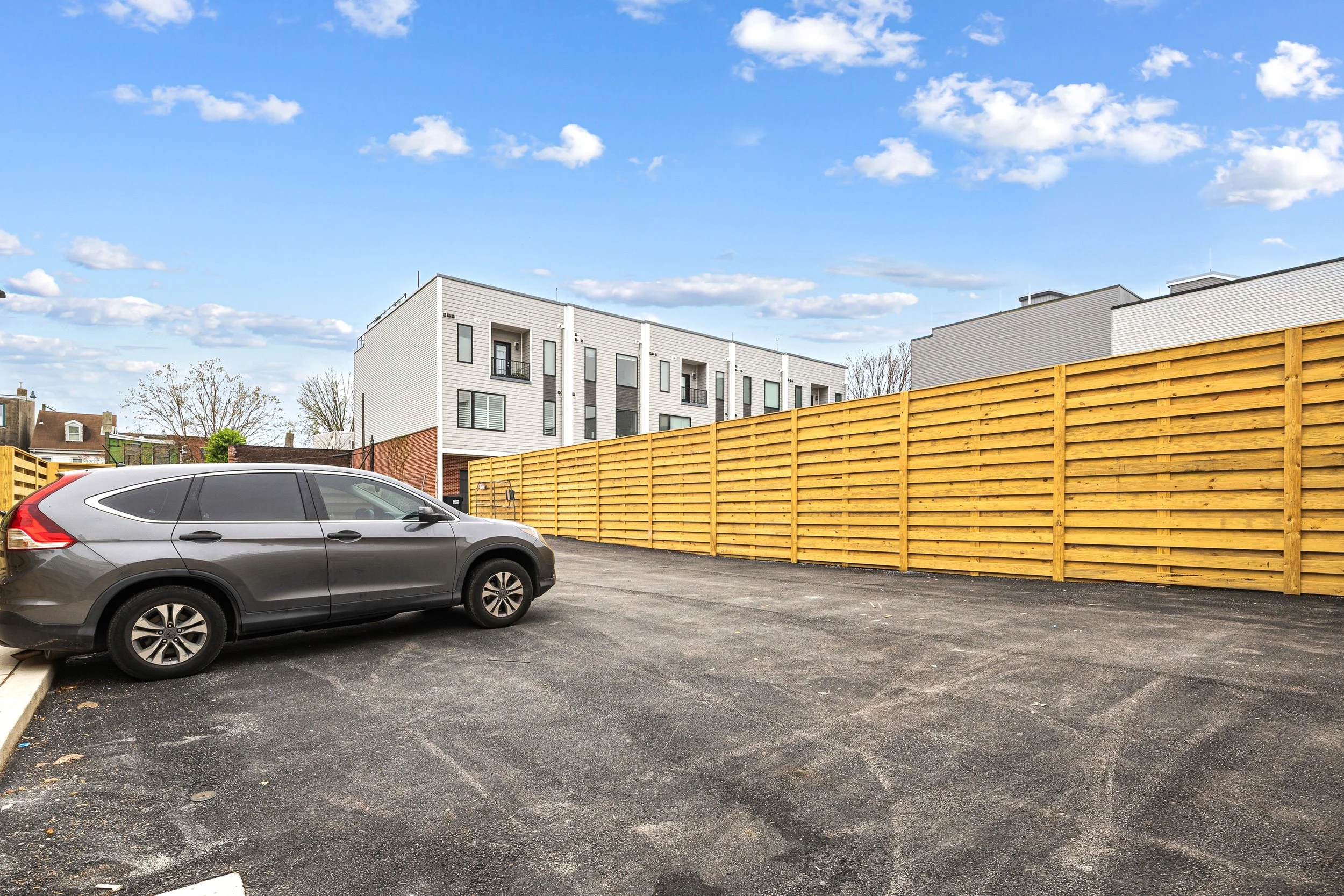 633 E Thompson St-Full-37.jpg