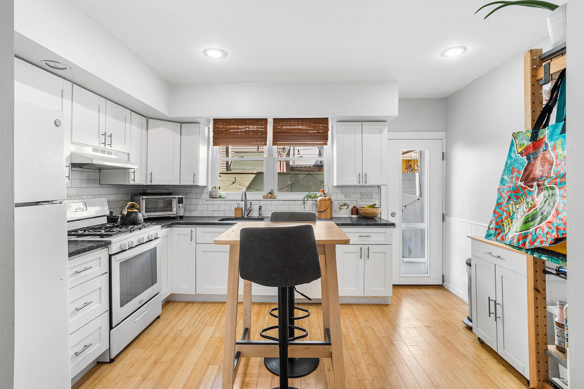 1911 S Iseminger St Philadelphia, PA-09.jpg