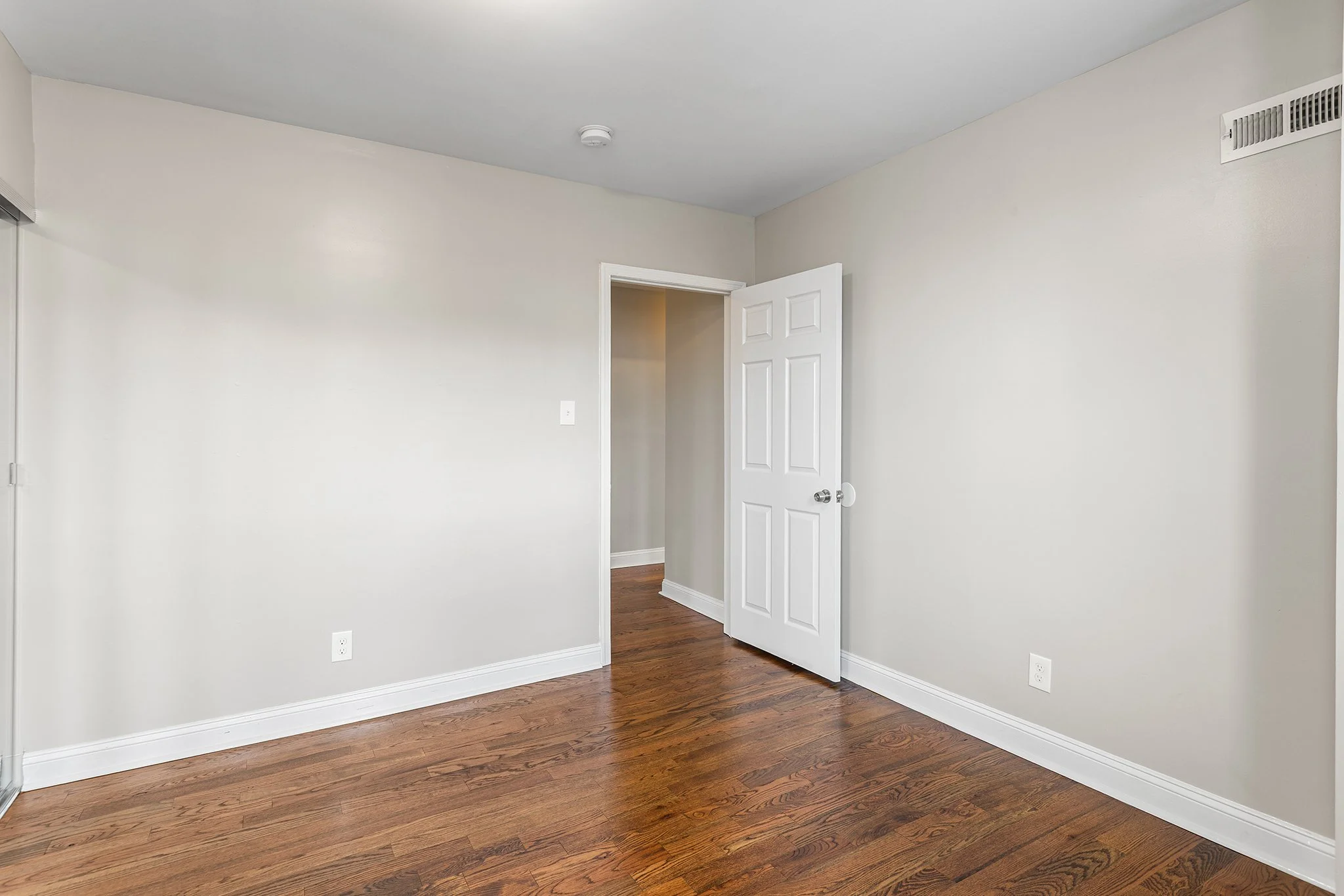 518 S 56th St, Philadelphia, PA-017.jpg