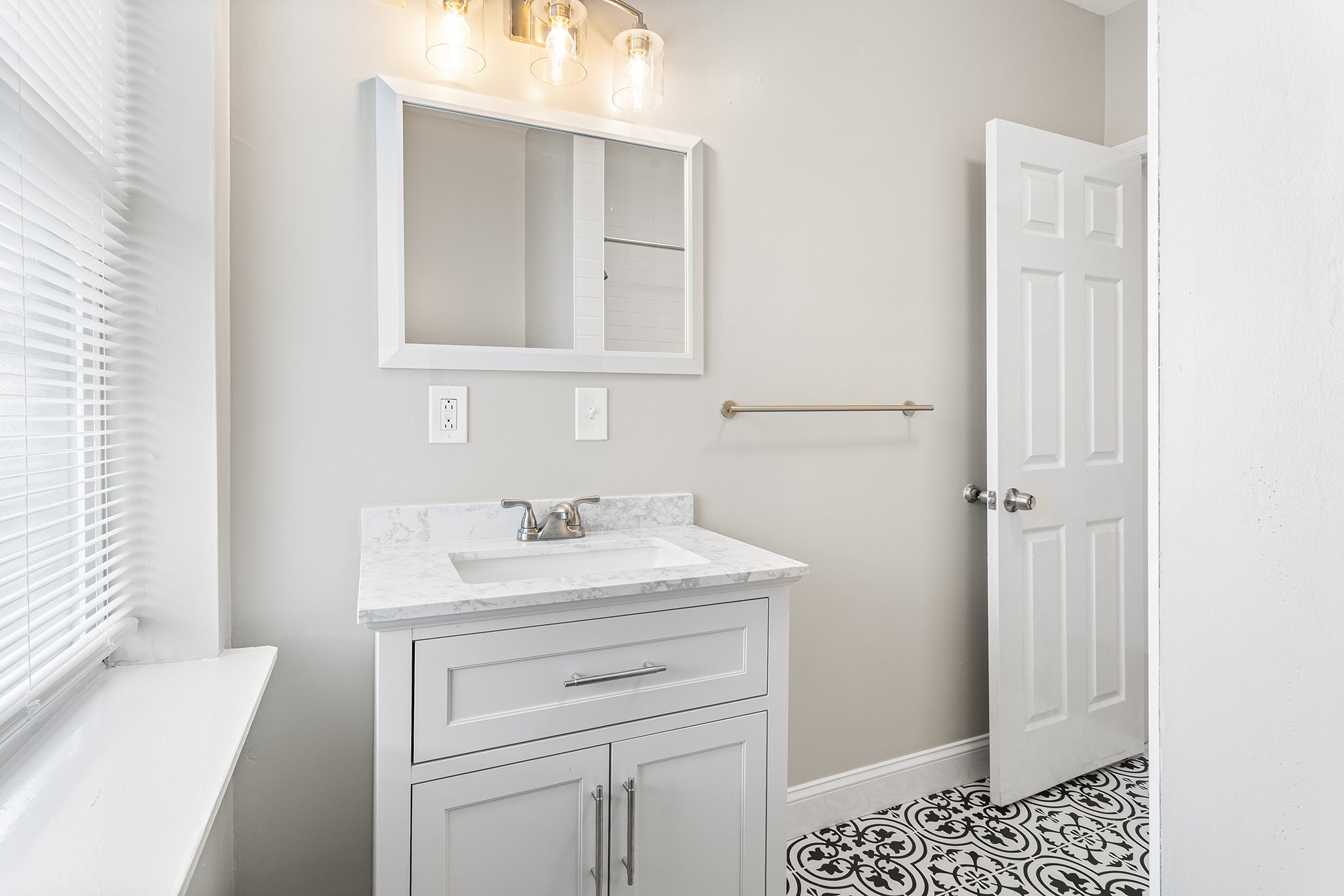518 S 56th St, Philadelphia, PA-019.jpg