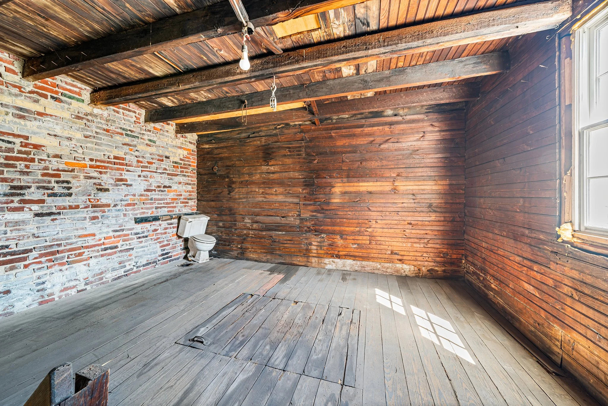 519 Emily St-026.jpg