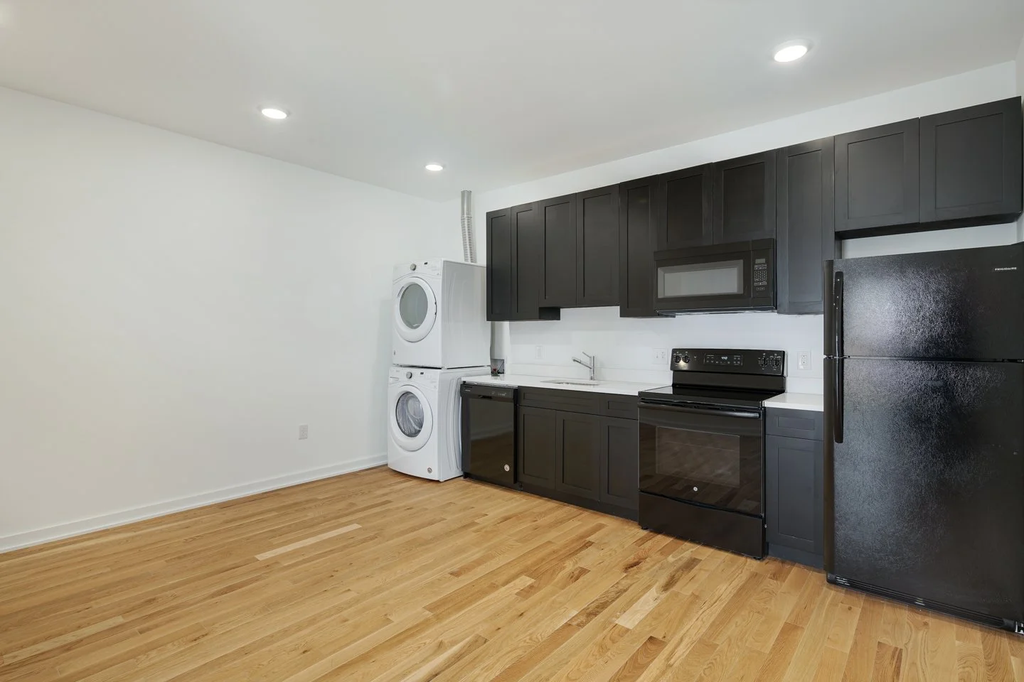 1918 E Cumberland St 2 Bedroom Unit Kitchen01.jpg