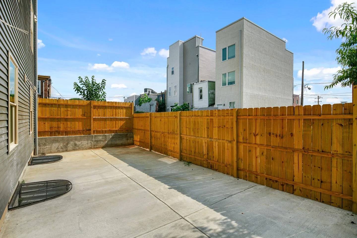 1918 E Cumberland St Rear Exterior01.jpg