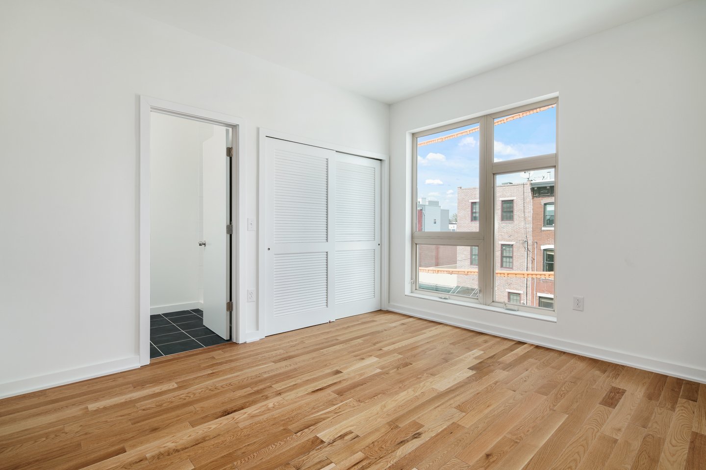 1918 E Cumberland St 2 Bedroom Unit Bedroom01.jpg