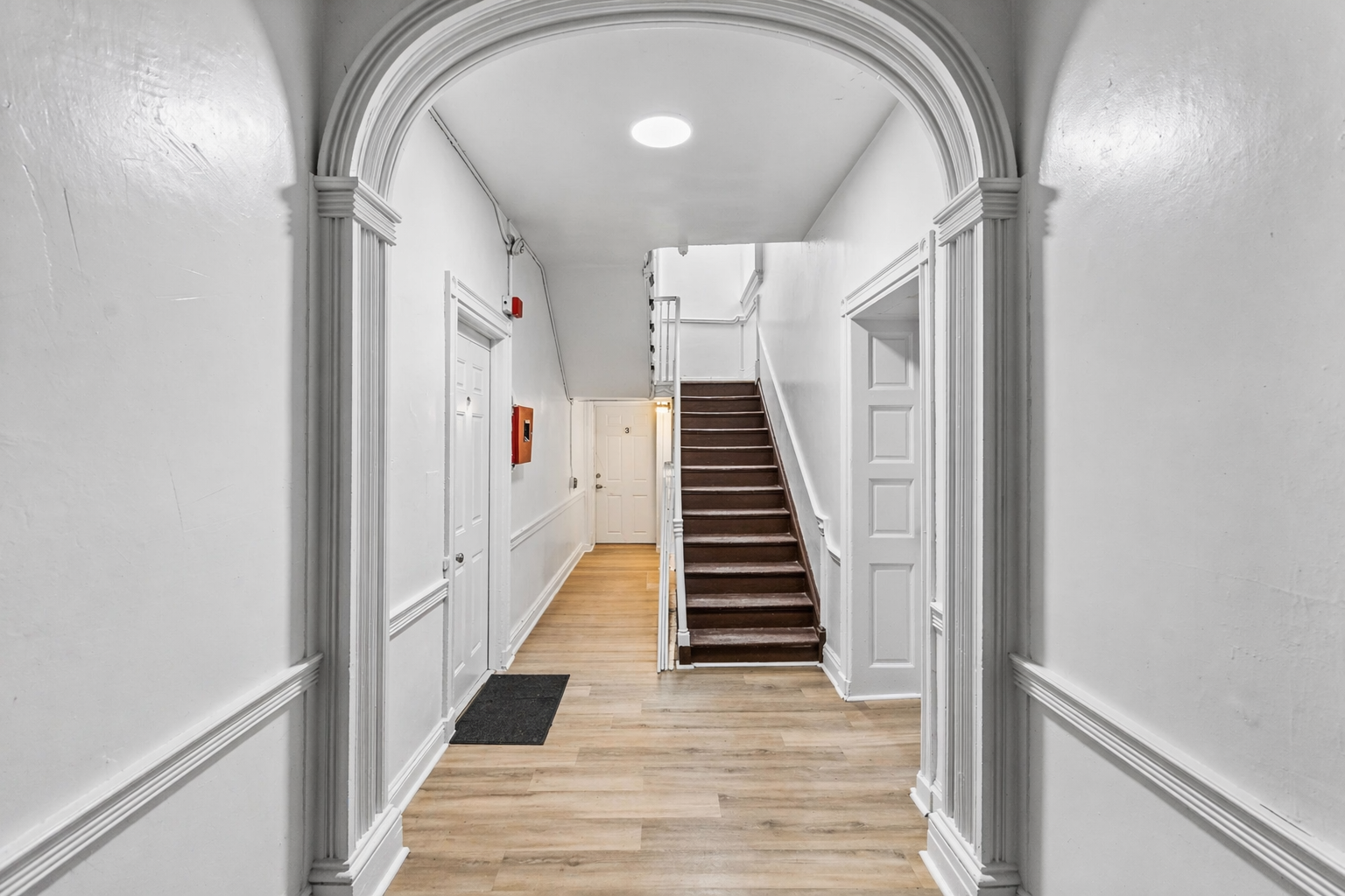 4908 Hallway photo.png