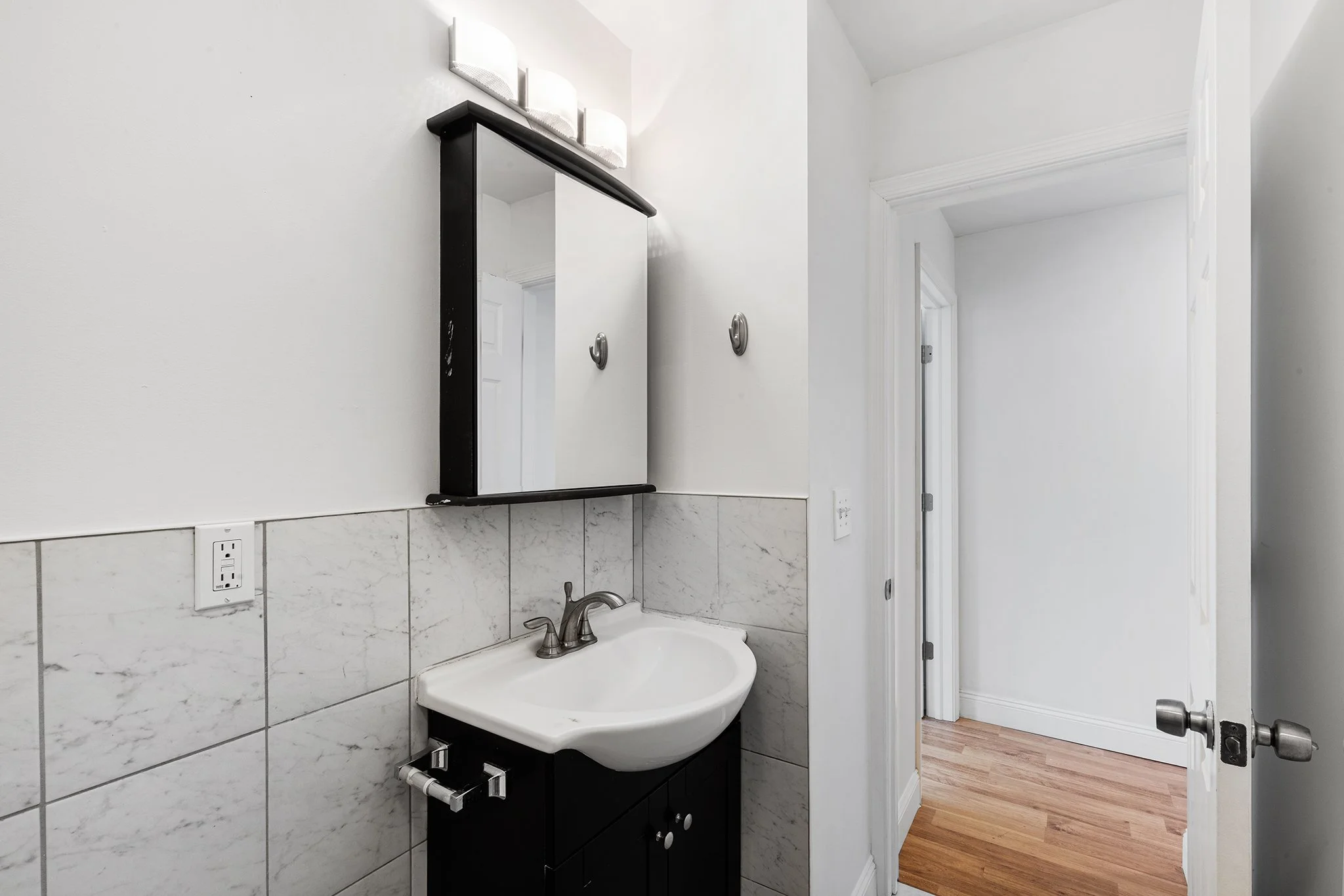 621 E Flora St. Philadelphia PA-23.jpg