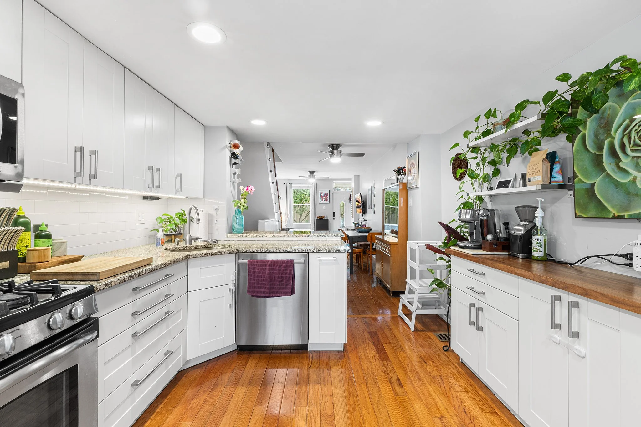 2625 Sepviva St Philadelphia, PA-012.jpg