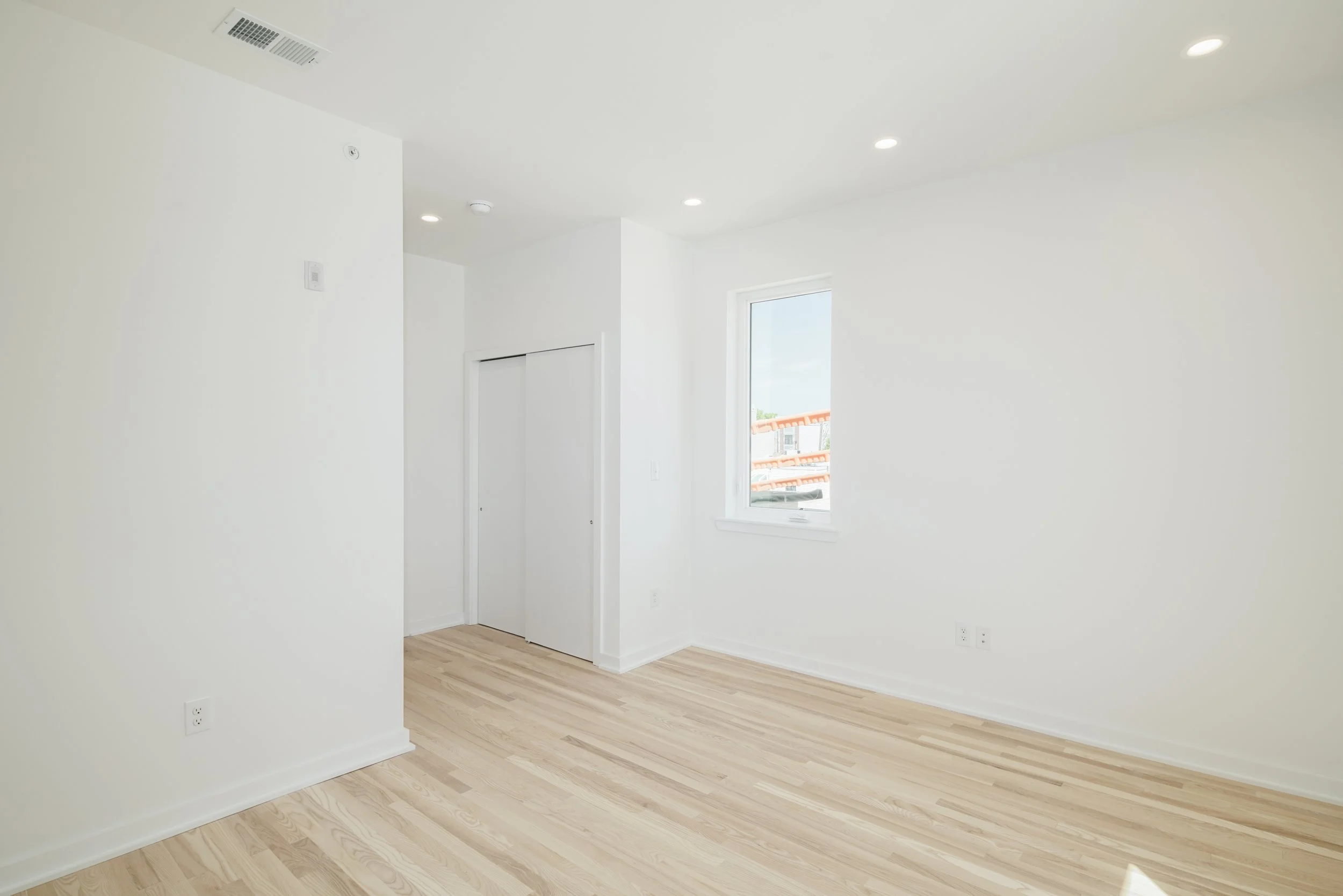1841 E Harold St-MLS-56.jpg