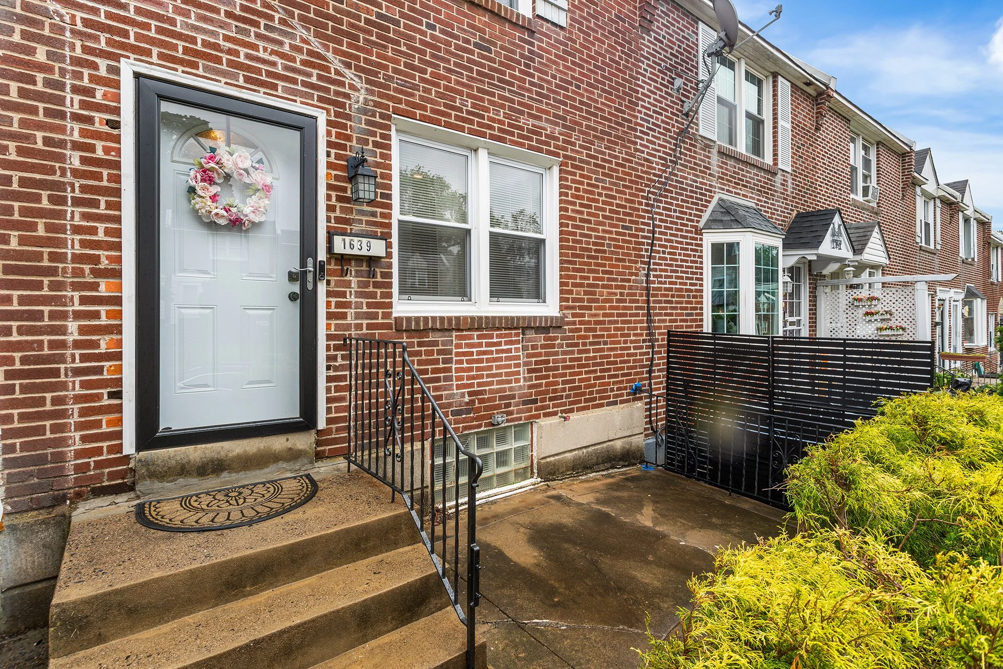 1639 Ashurst Rd, Philadelphia, PA-04.jpg