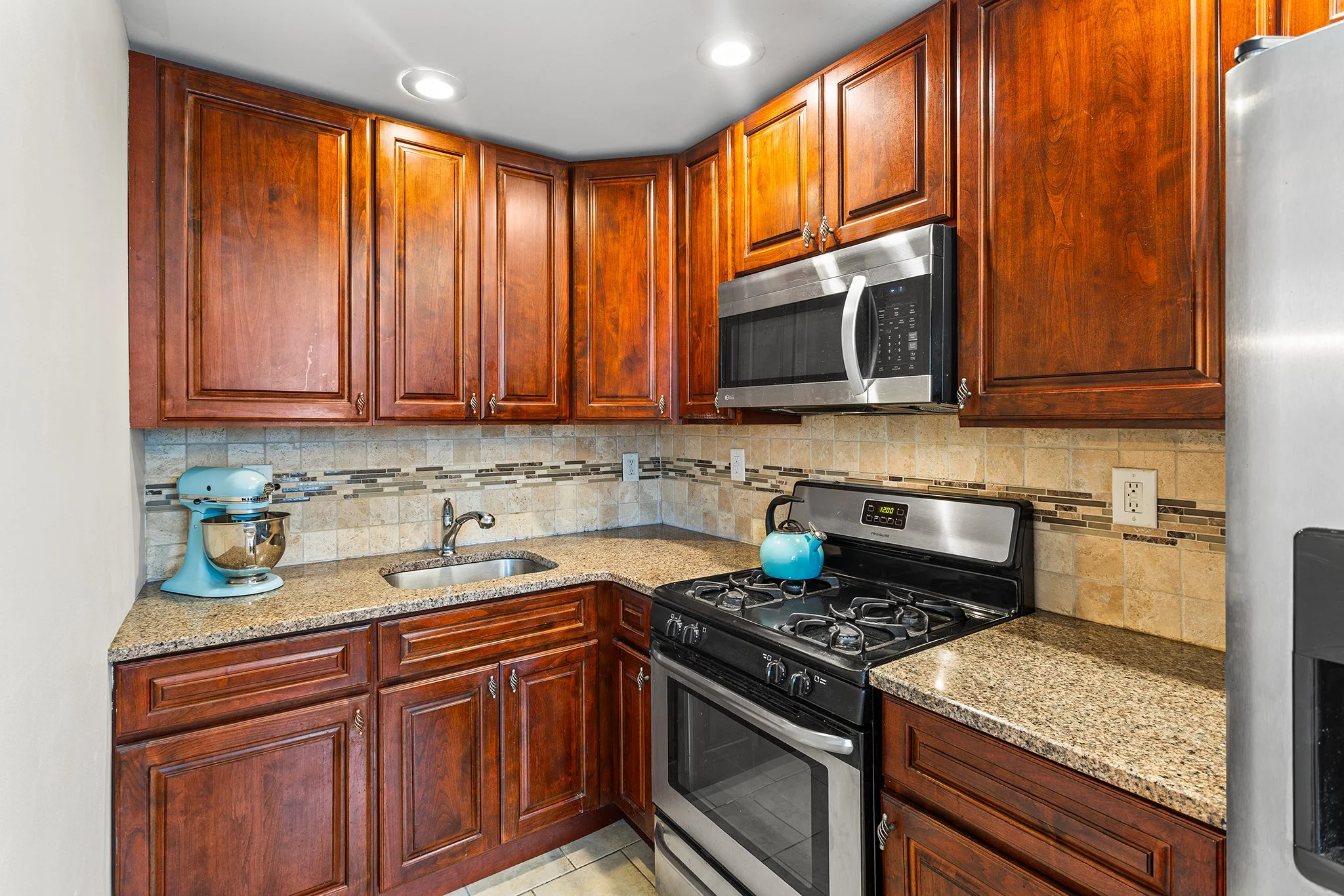 1639 Ashurst Rd, Philadelphia, PA-08.jpg