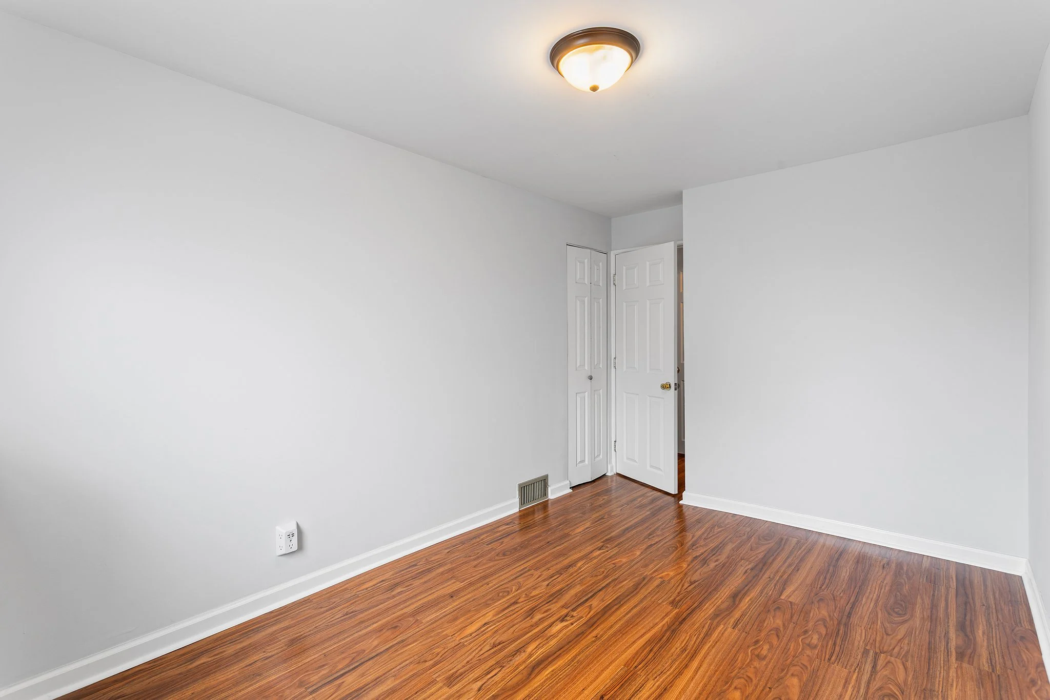 1639 Ashurst Rd, Philadelphia, PA-17.jpg