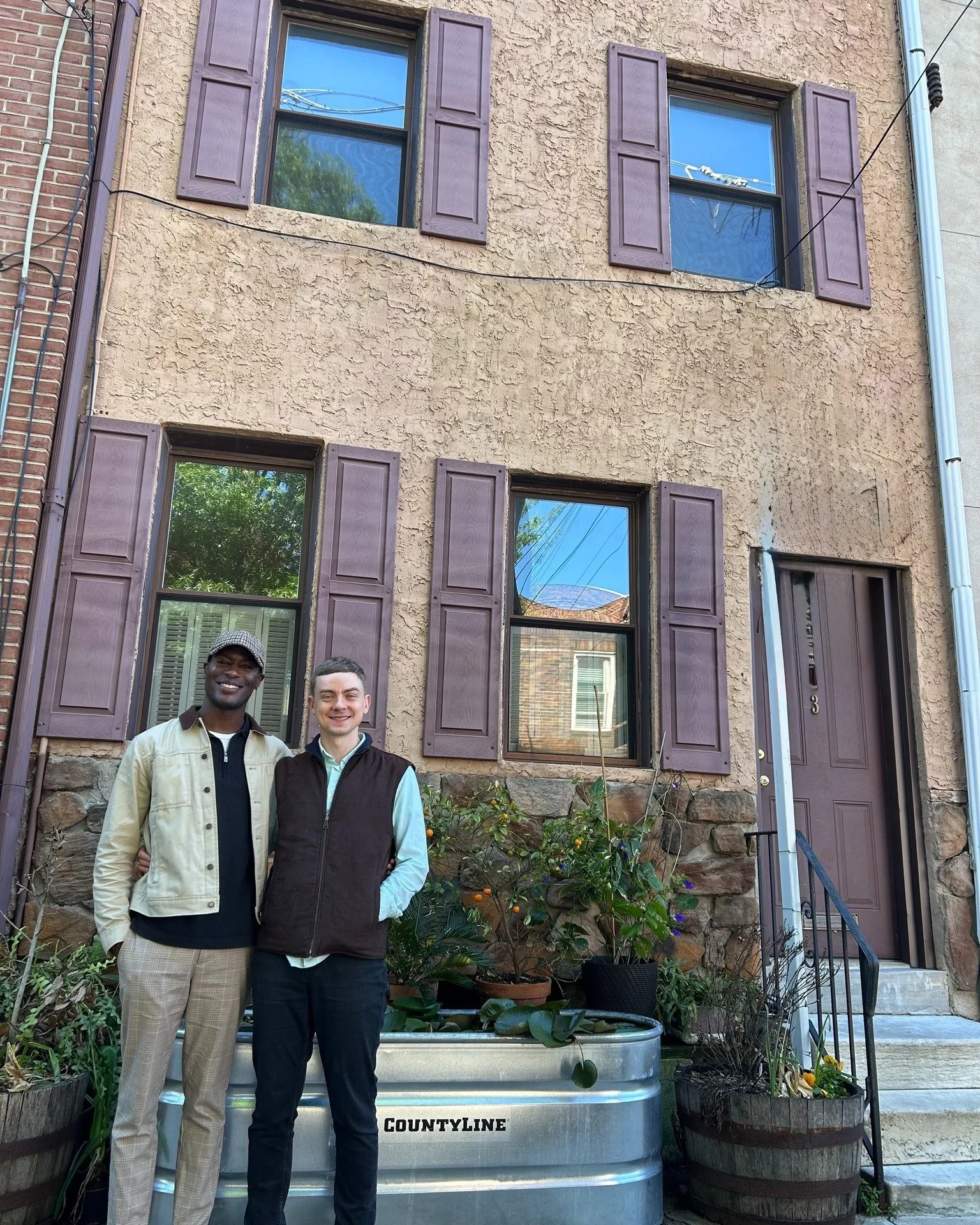 Thank goodness for Reddit because it brought Jet and Blake together with PHG agent @mrose2 for their home buying journey! They made the move from NY down to Philly, and landed in a prime area at the most beautiful time of year. It's also the best tim