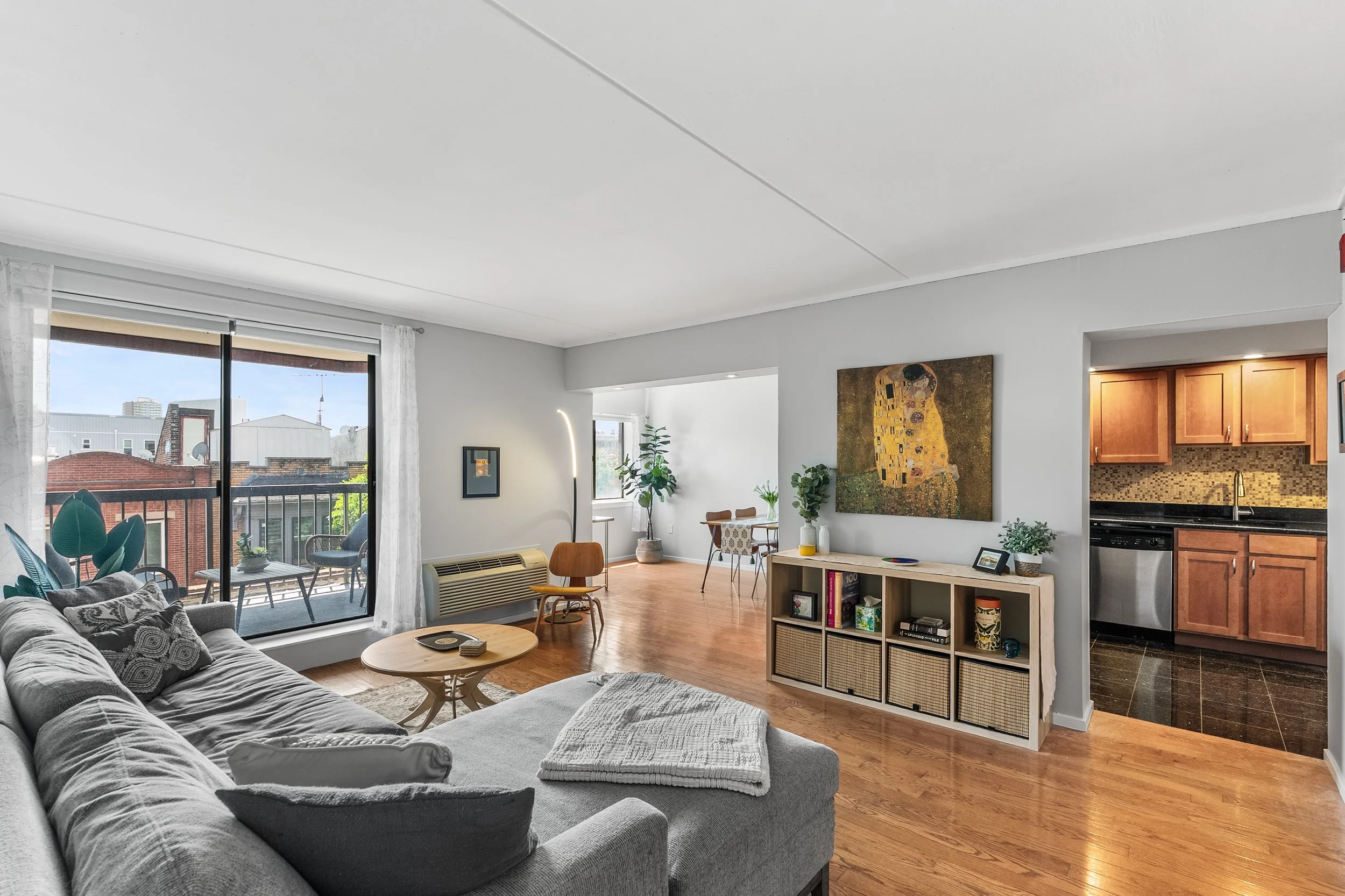 200-10 Lombard Street #528