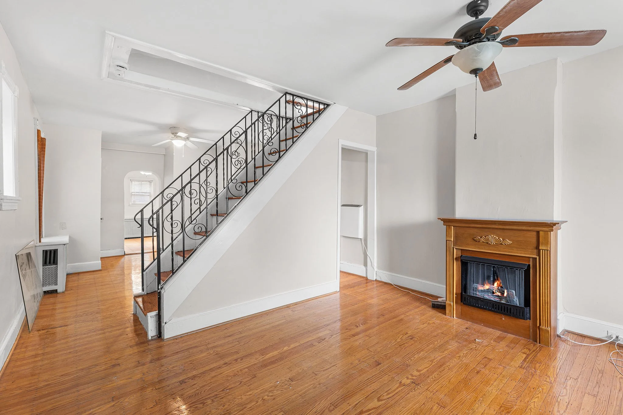 345 W Mount Pleasant Ave-004.jpg