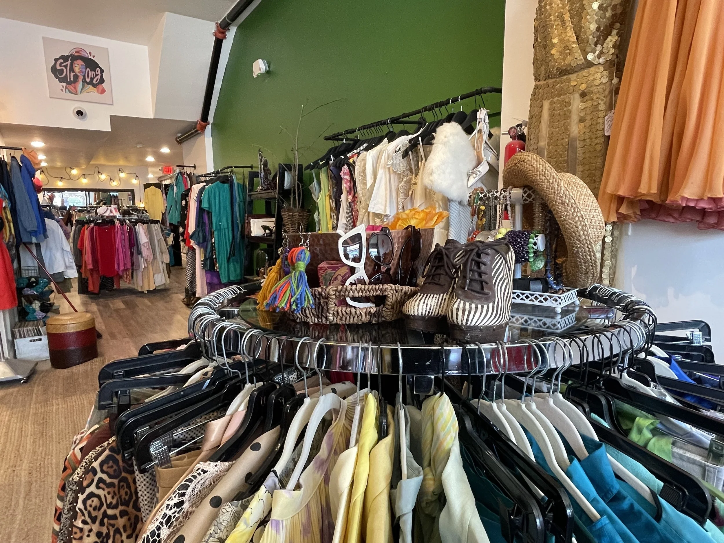 Shopping Guide : Vintage Clothing in Philly 