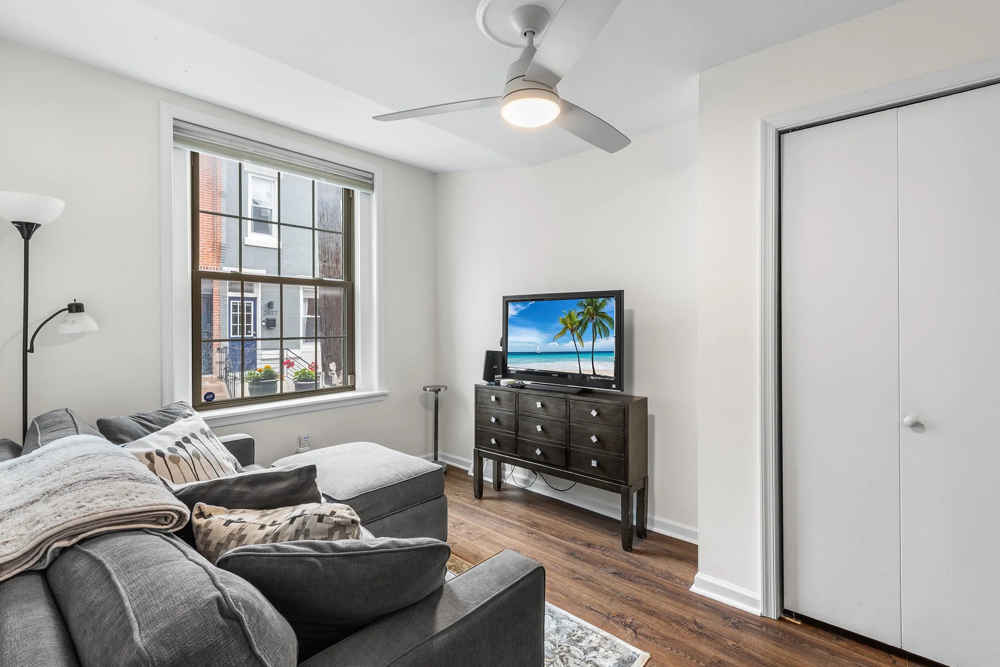 2420 Kimball St Philadelphia PA-06.jpg