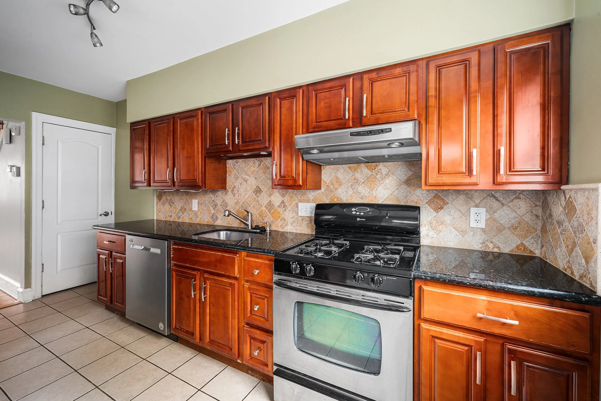 623 Gerritt St, Philadelphia, PA-11.jpg