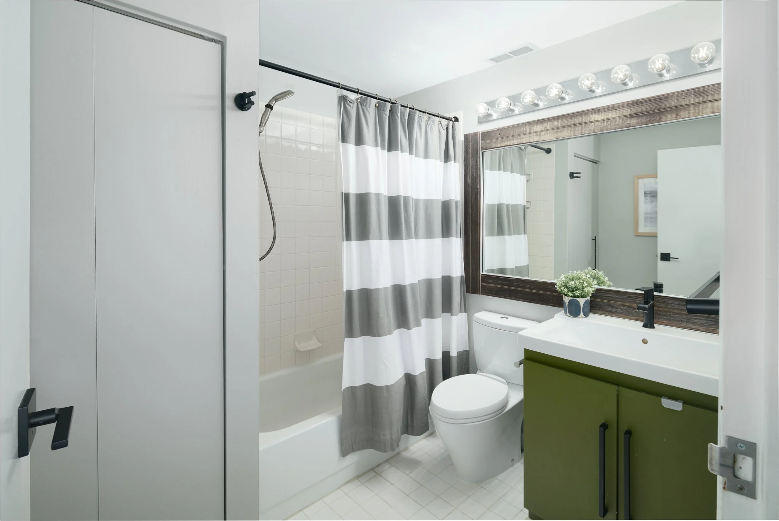 315 New St Unit 701-Full-9.jpg