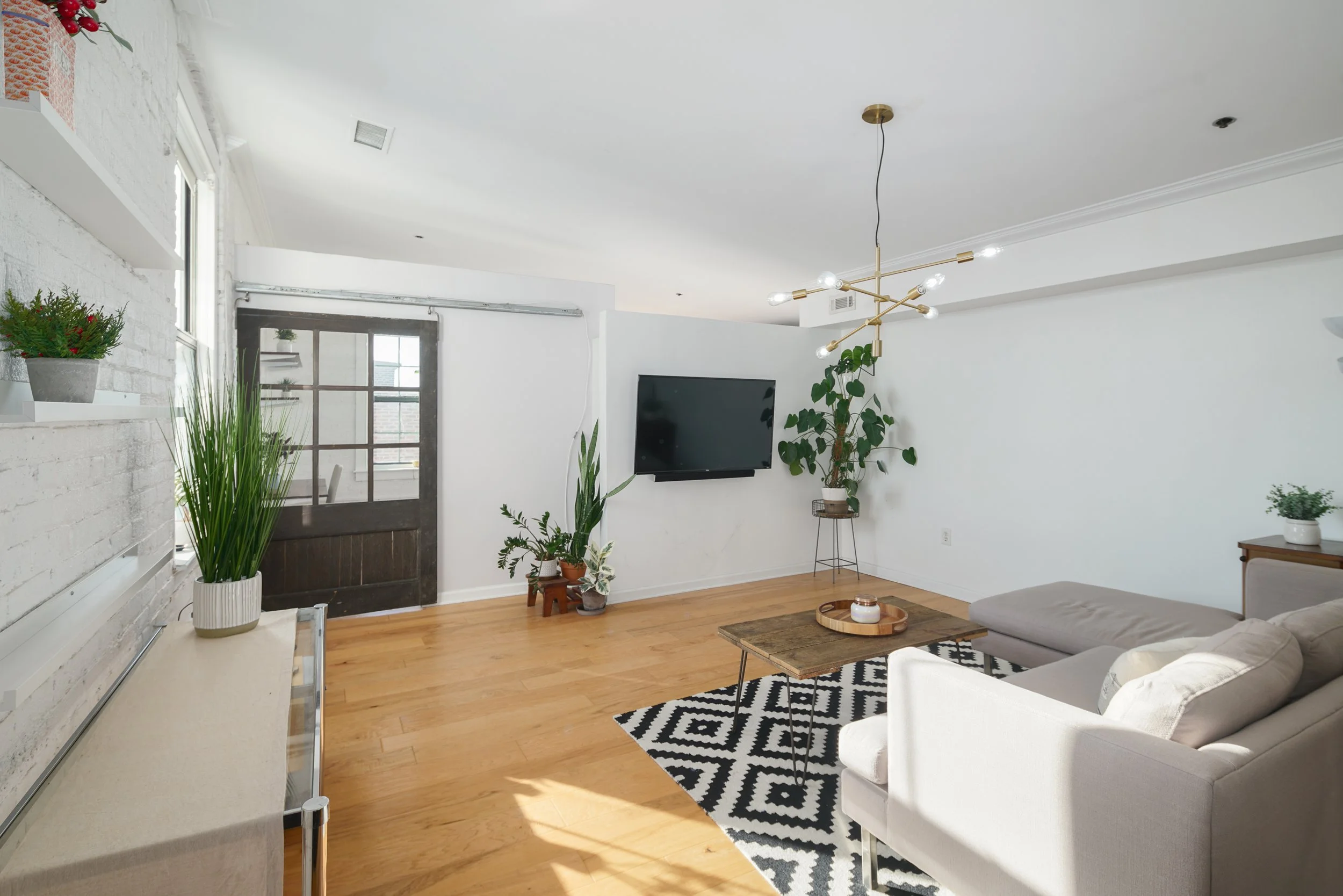 315 New Street #701