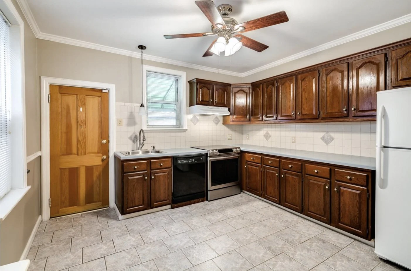 Kitchen entry.jpg