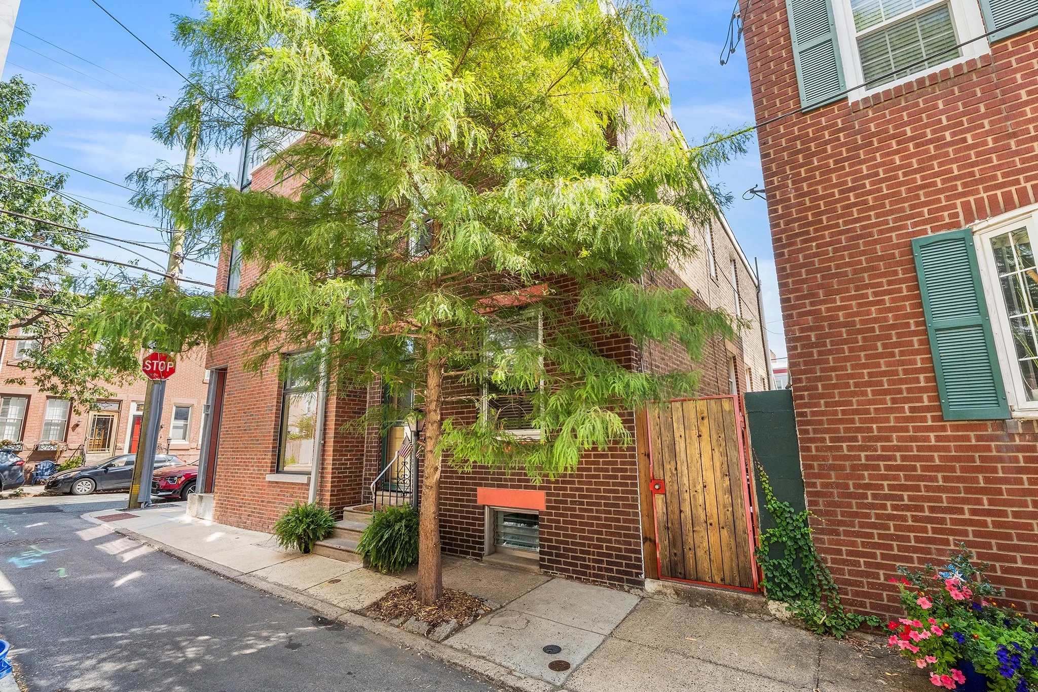 1245 E Colona Street-03.jpg