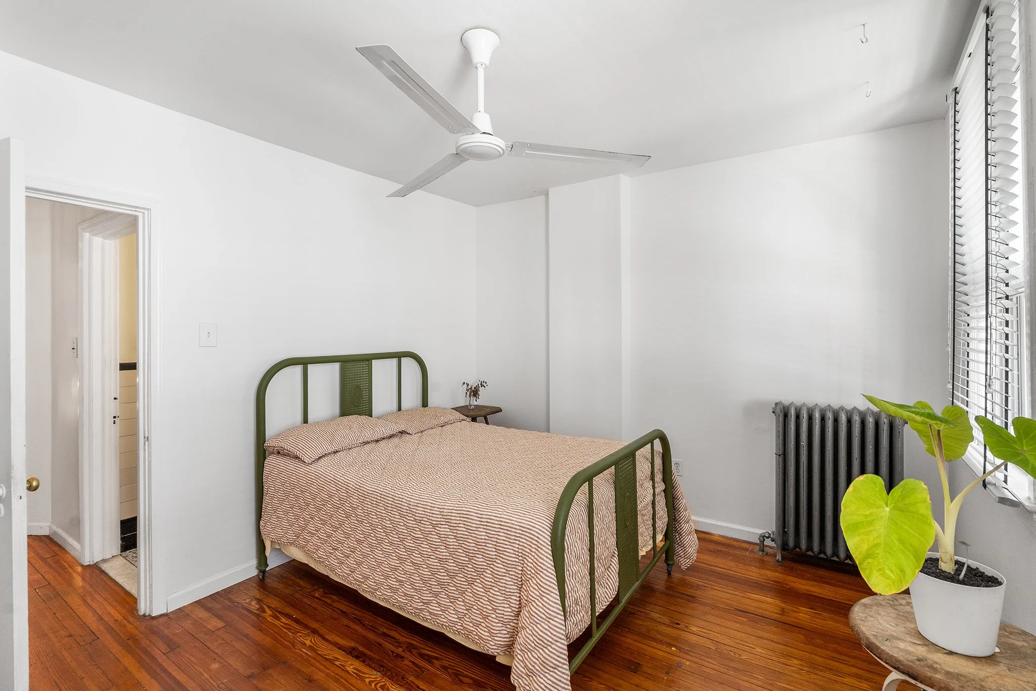 1245 E Colona Street-26.jpg