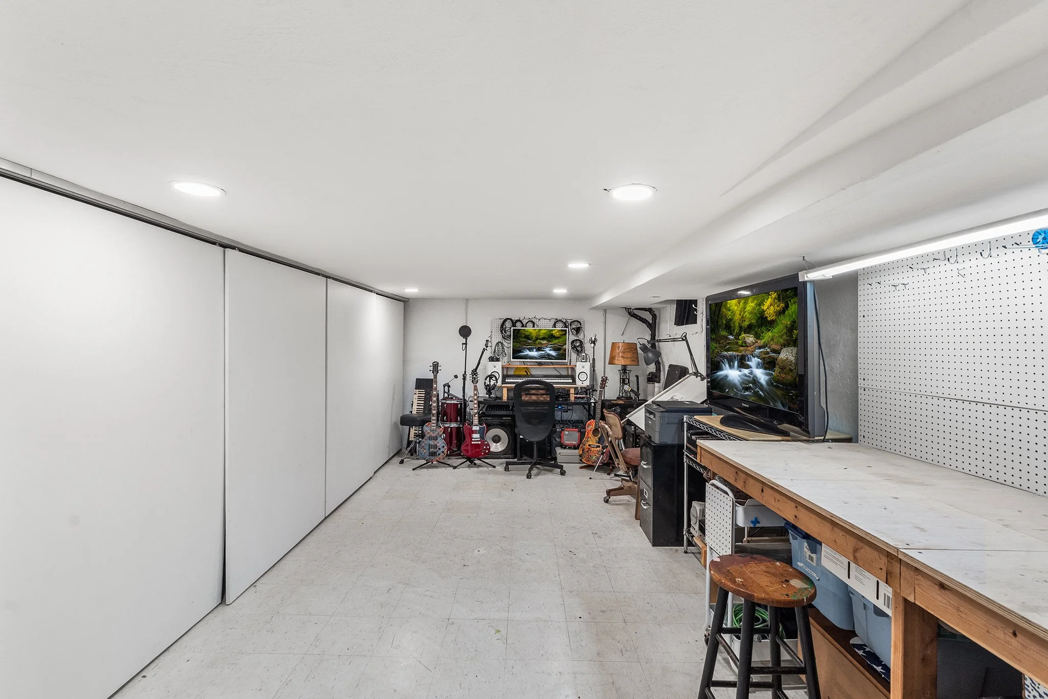 1245 E Colona Street-30.jpg