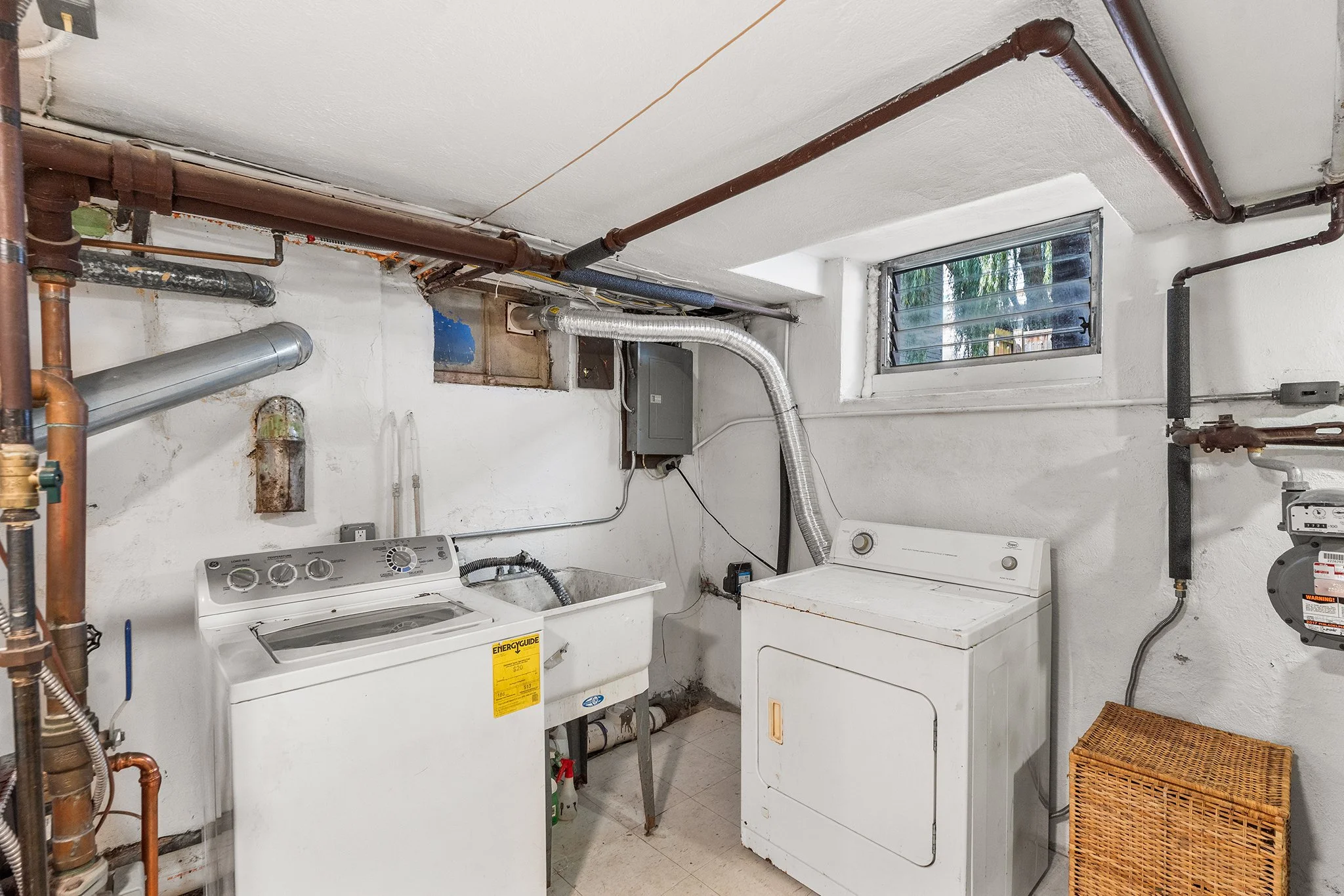1245 E Colona Street-32.jpg
