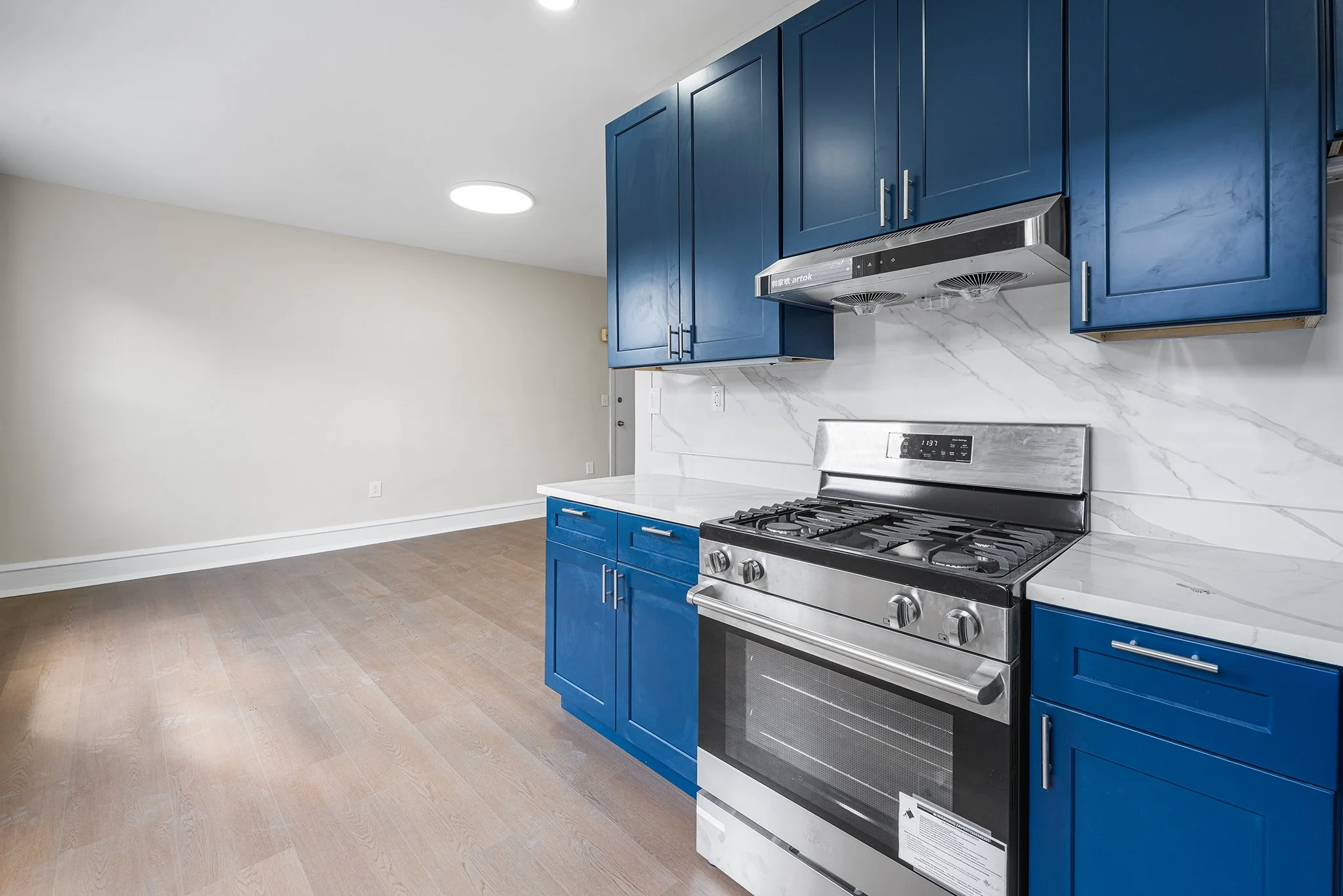 775 S 8th St, Philadelphia, PA-12.jpg