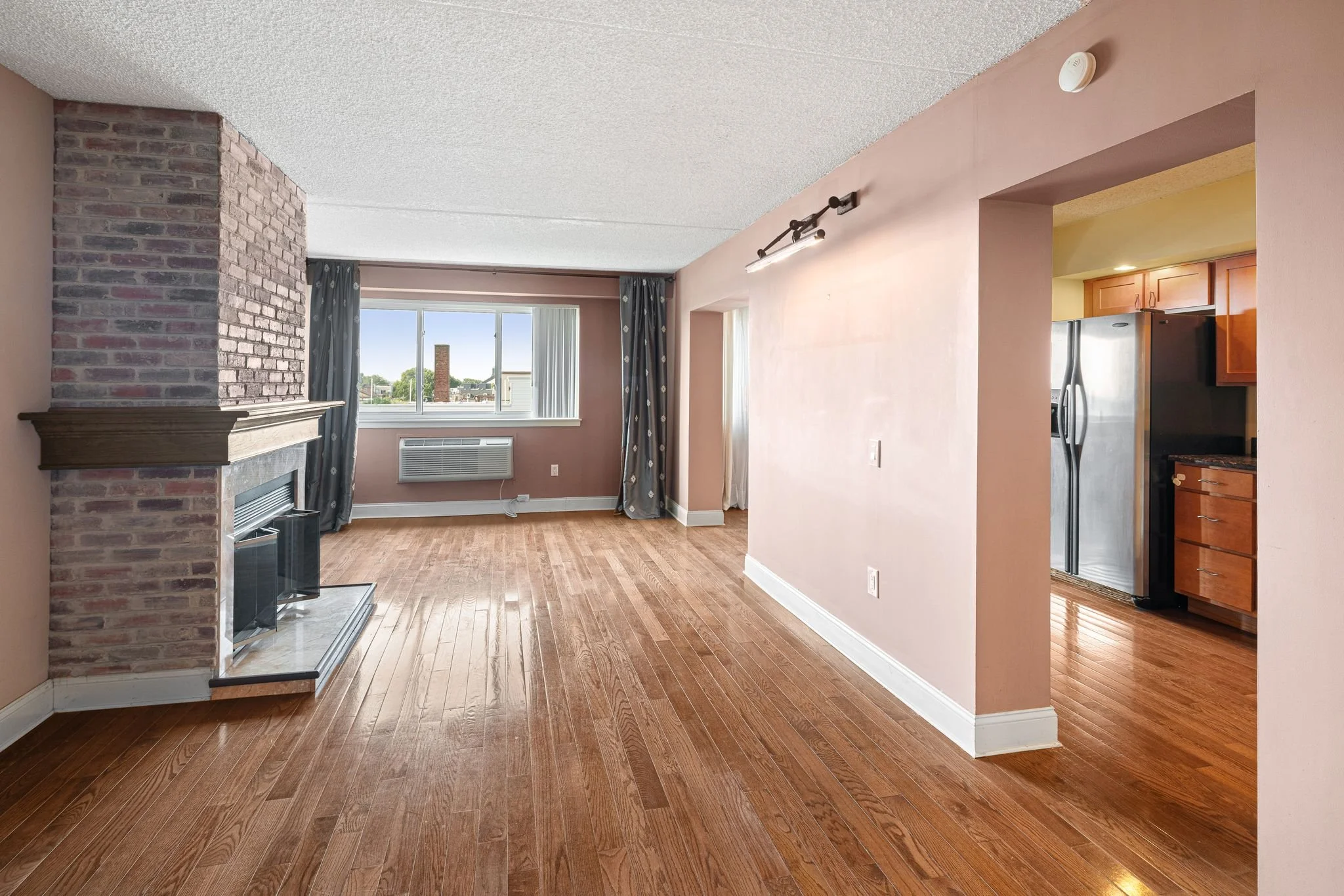 200-10 Lombard Street #732