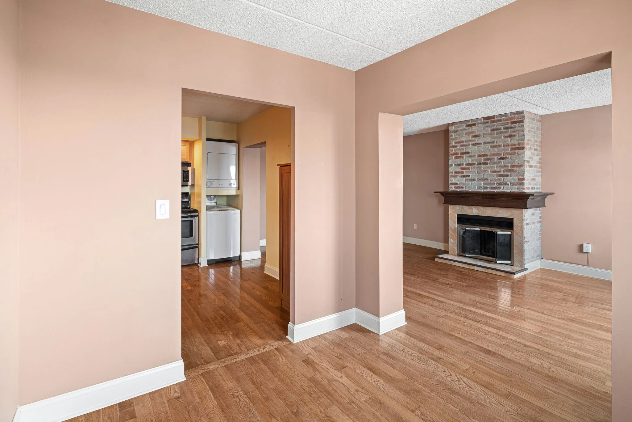 7_200-10 Lombard St APT 732-Full-8.jpg