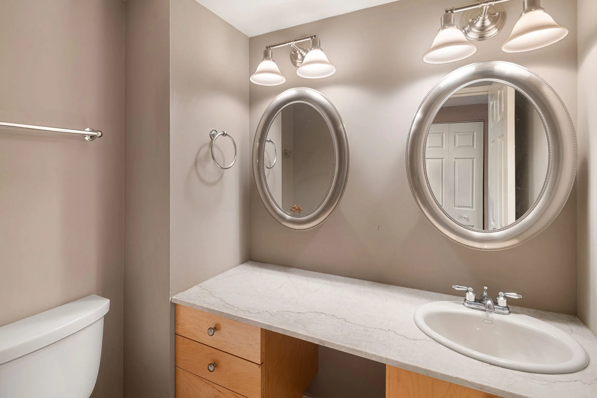 10_200-10 Lombard St APT 732-Full-2.jpg