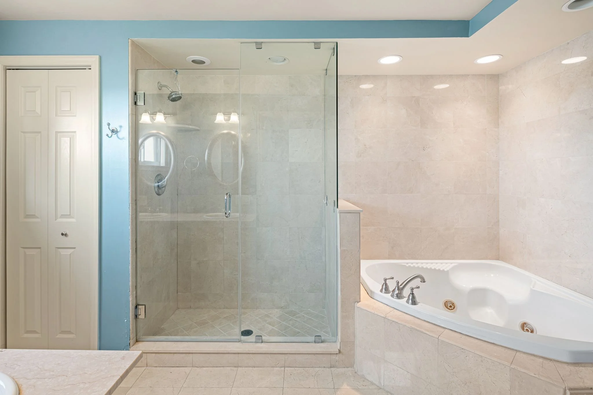 14_200-10 Lombard St APT 732-Full-14.jpg