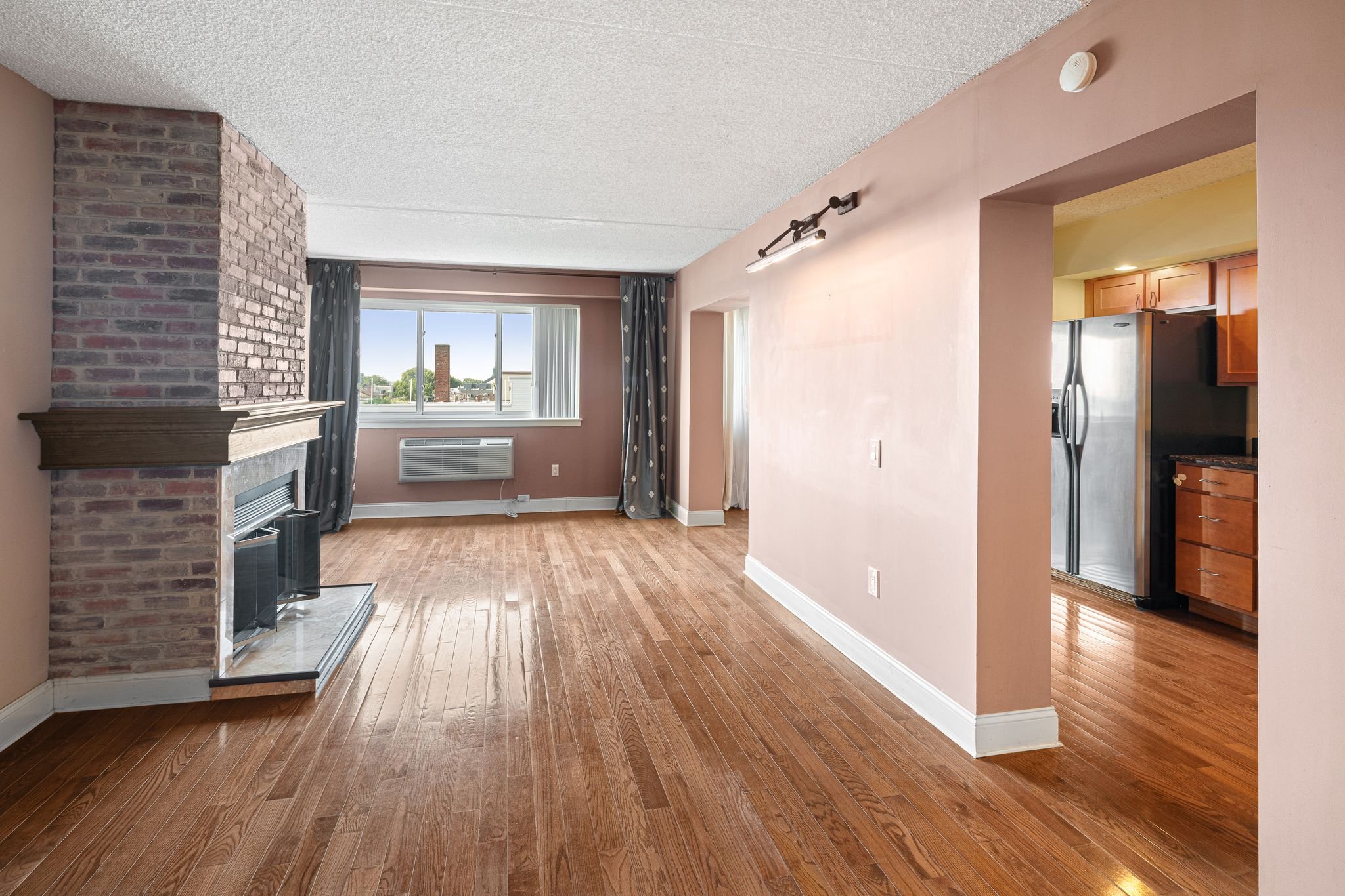 200-10 Lombard Street #732