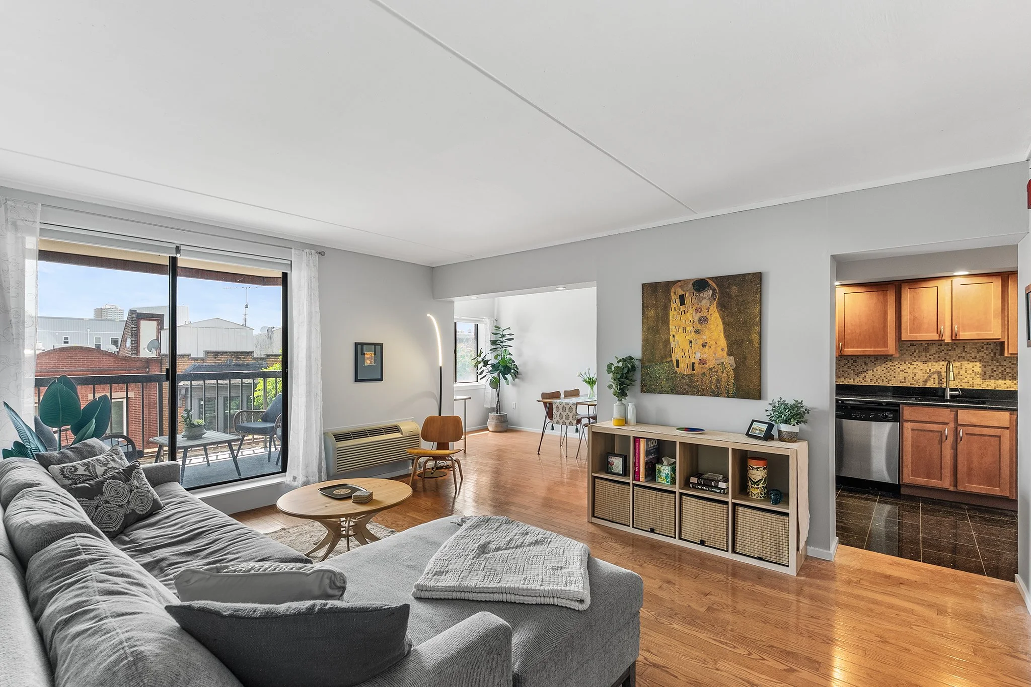 200-10 Lombard Street #528