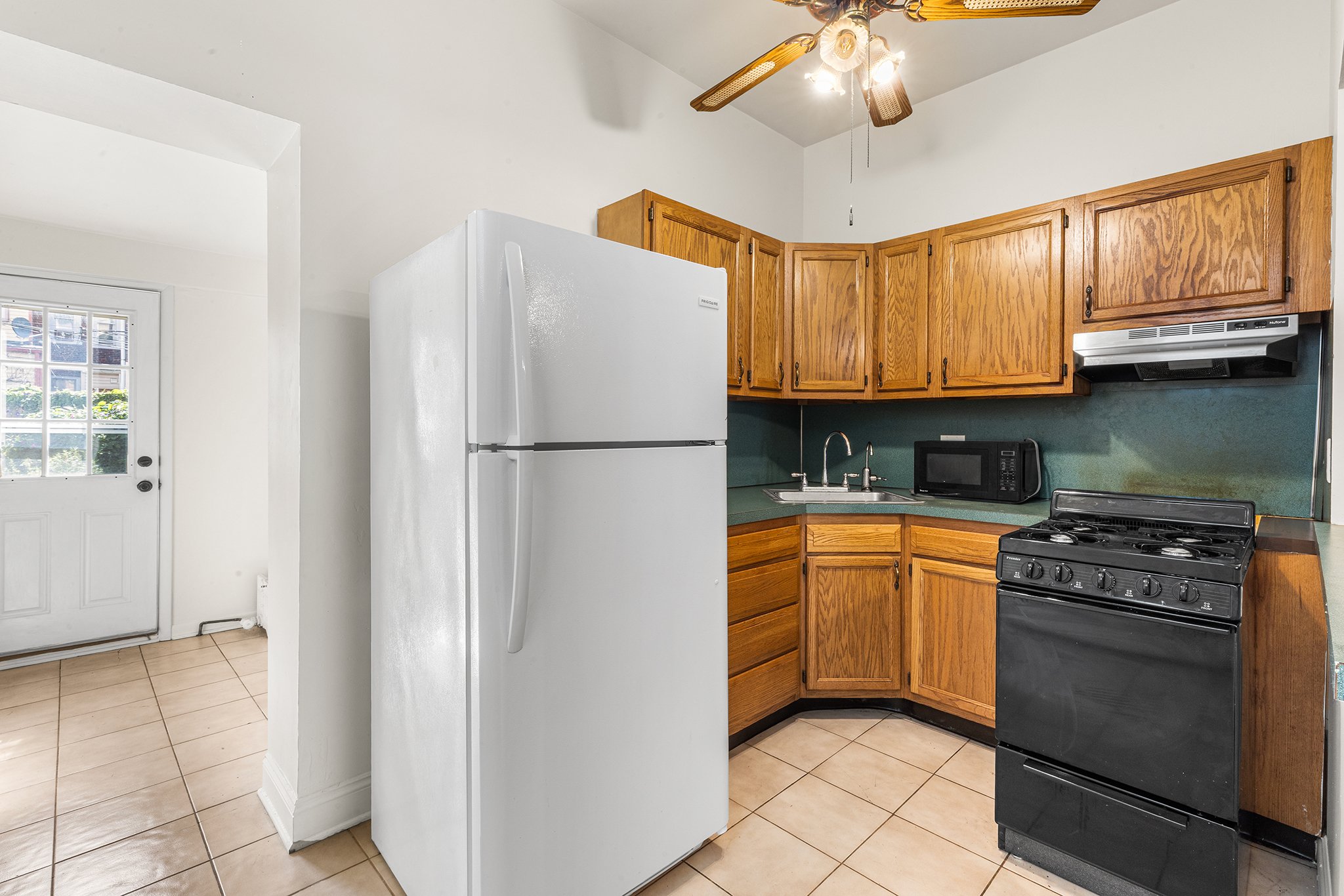 2119 S 13th St, Philadelphia, PA-18.jpg