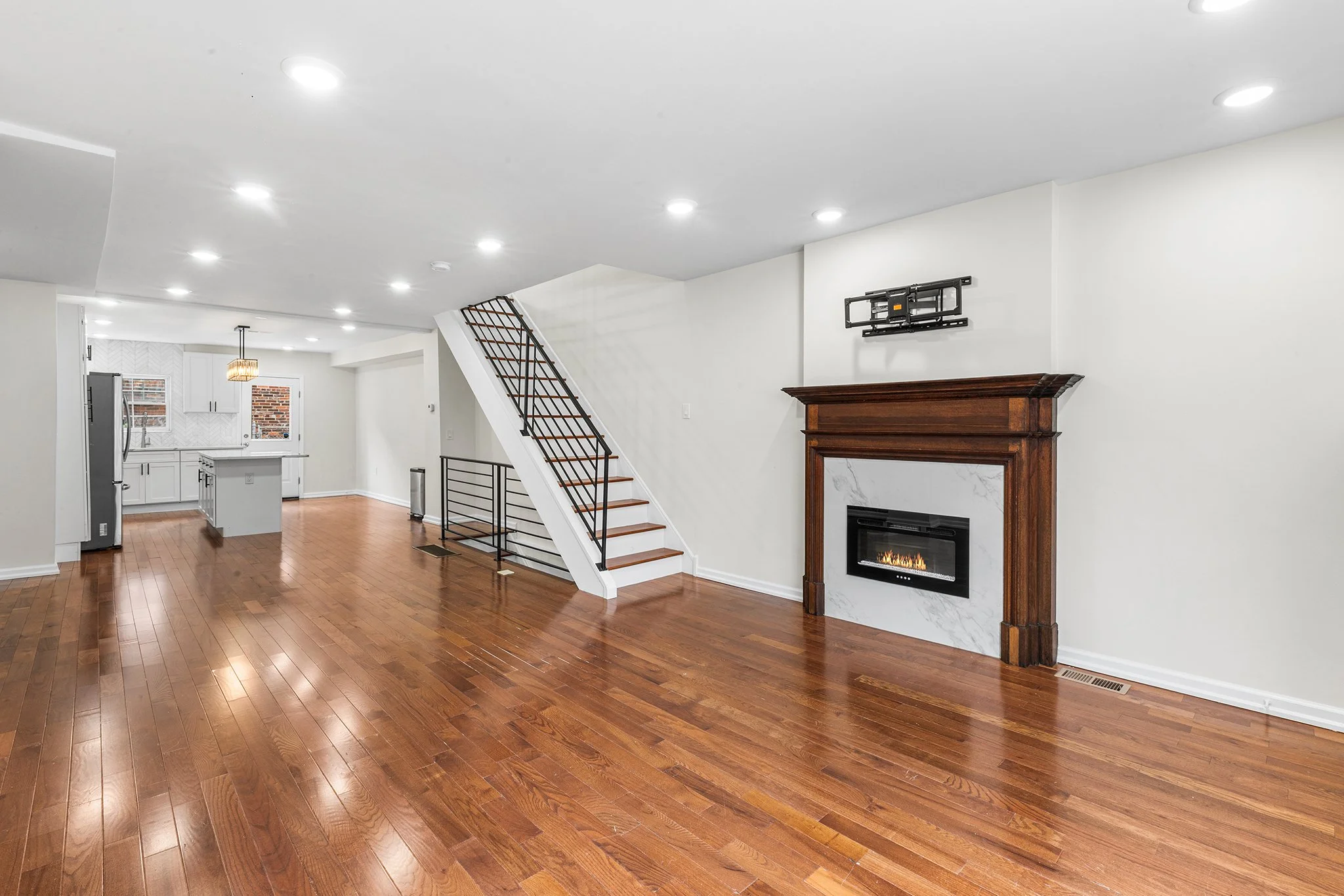 2921 Almond St, Phildelphia, PA-05.jpg